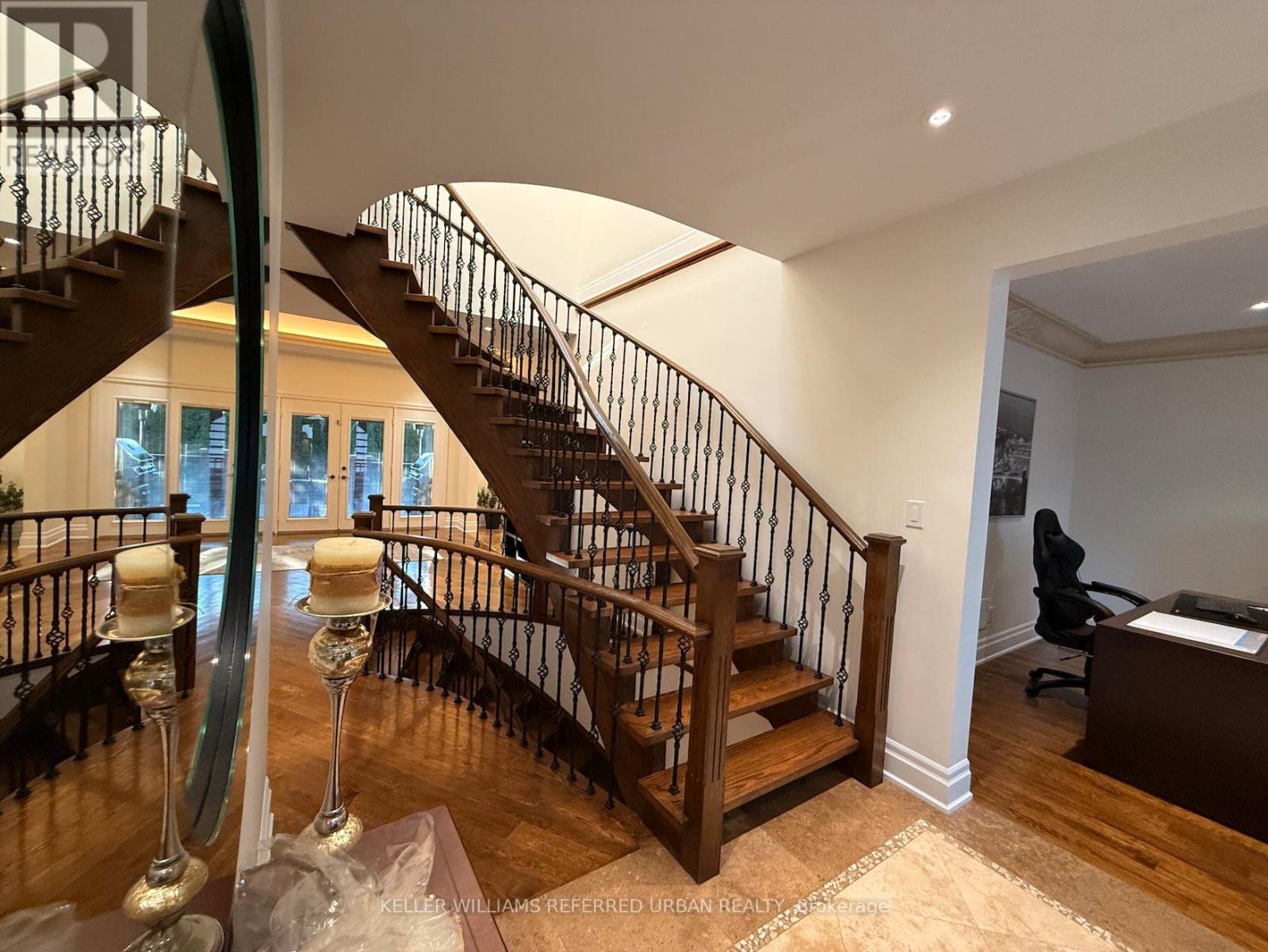 72 Laurel Avenue, Toronto, Ontario  M9B 4T2 - Photo 4 - W12490028