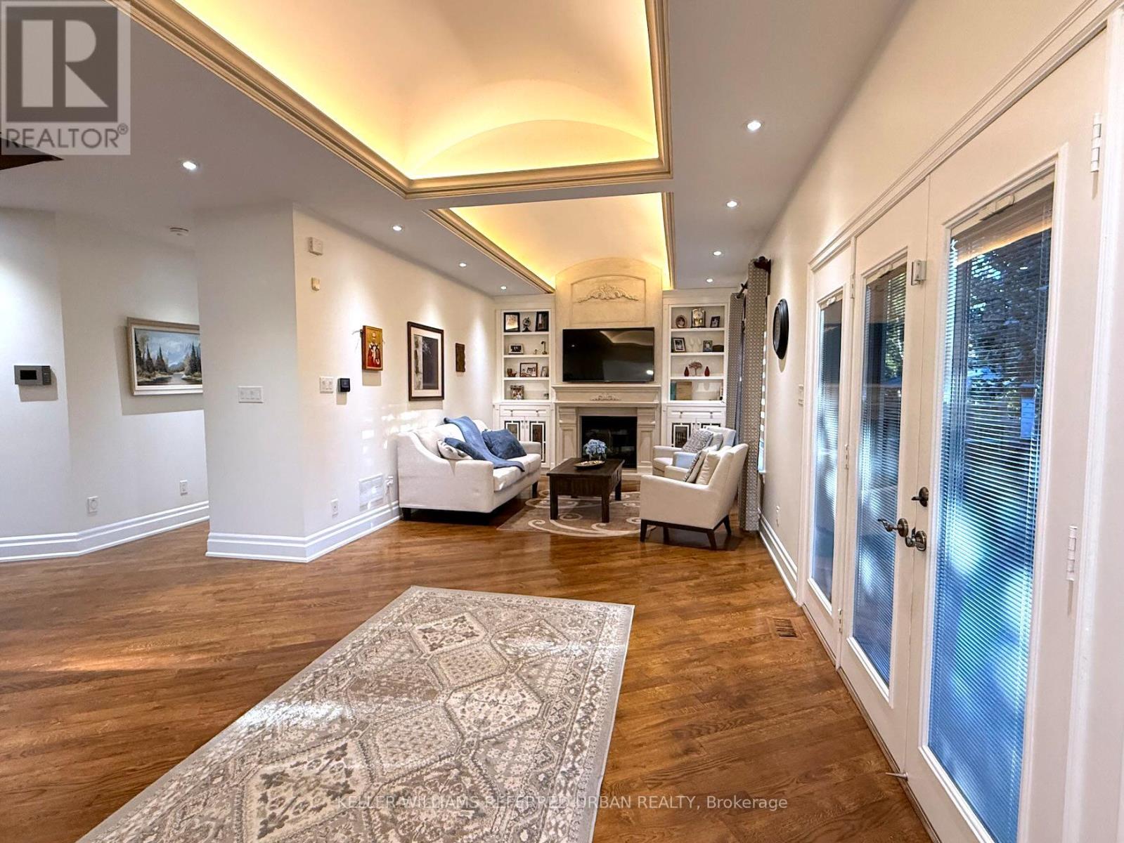 72 Laurel Avenue, Toronto, Ontario  M9B 4T2 - Photo 8 - W12490028