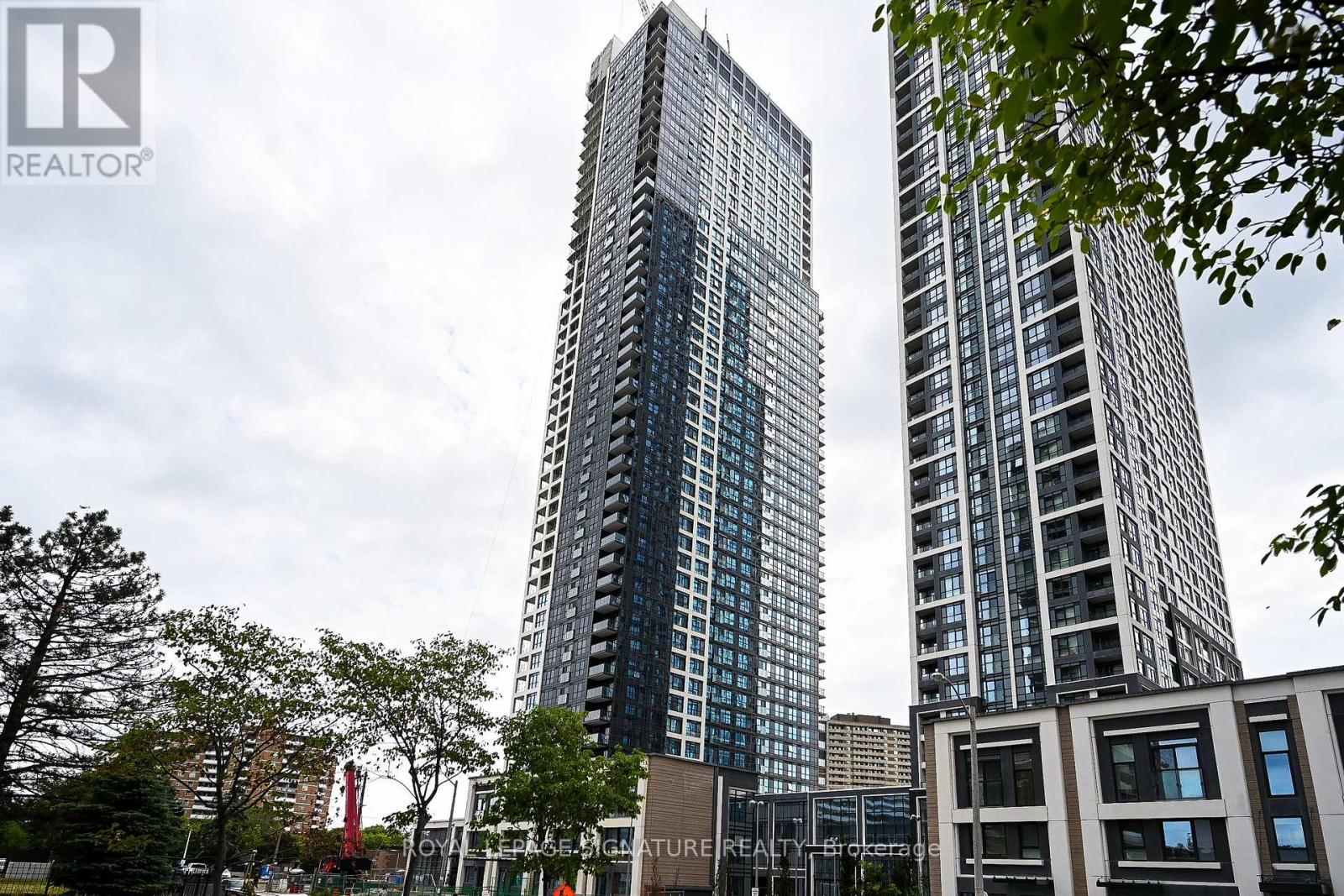 2032 - 5 MABELLE AVENUE, Toronto, Ontario