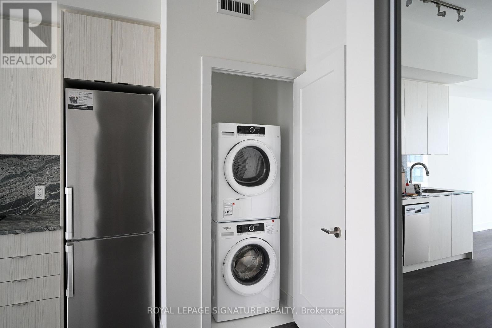 2032 - 5 Mabelle Avenue, Toronto, Ontario  M9A 0C8 - Photo 16 - W12490058