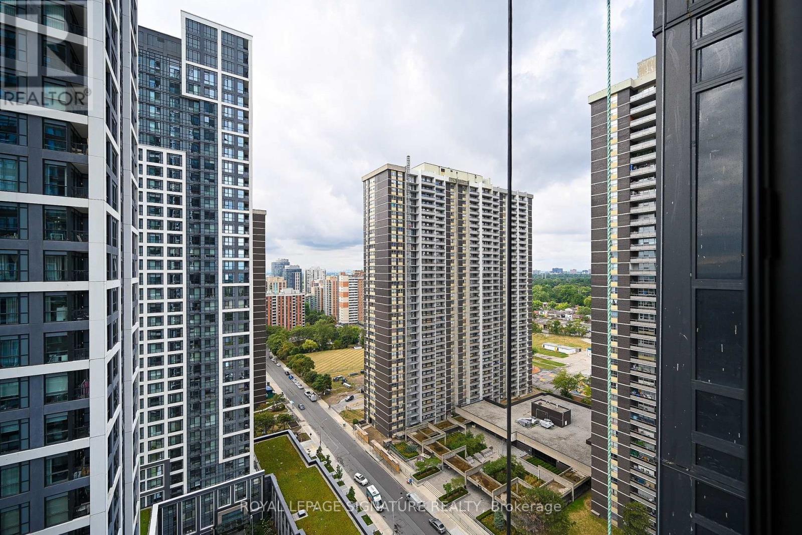 2032 - 5 Mabelle Avenue, Toronto, Ontario  M9A 0C8 - Photo 18 - W12490058