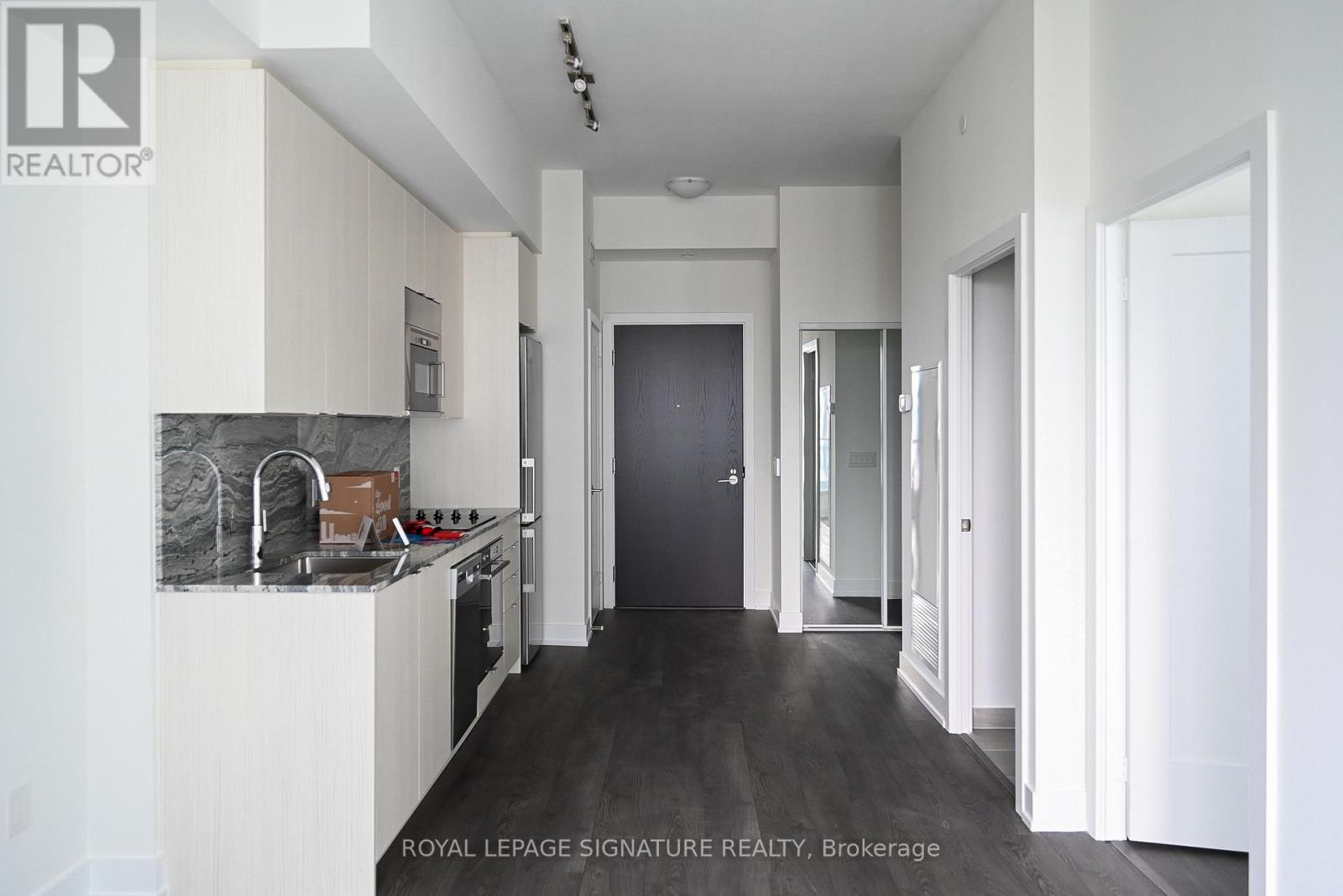 2032 - 5 Mabelle Avenue, Toronto, Ontario  M9A 0C8 - Photo 8 - W12490058