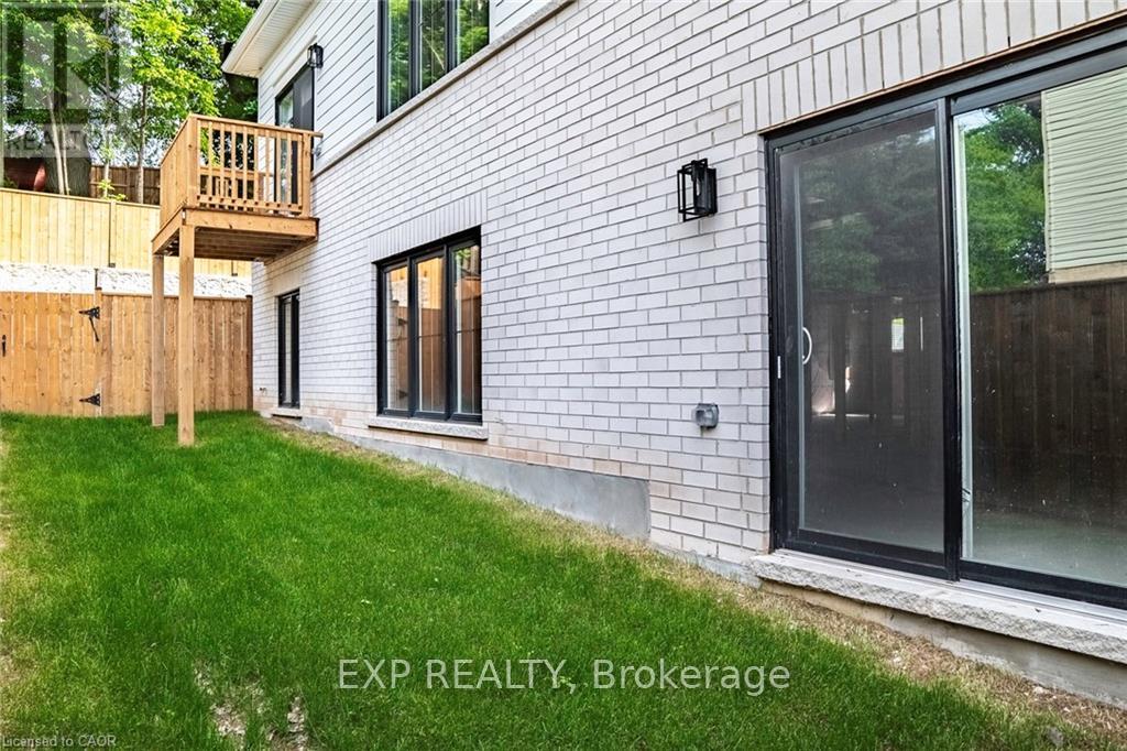 9 Santa Barbara Lane, Halton Hills, Ontario  L7G 0P7 - Photo 22 - W12490068