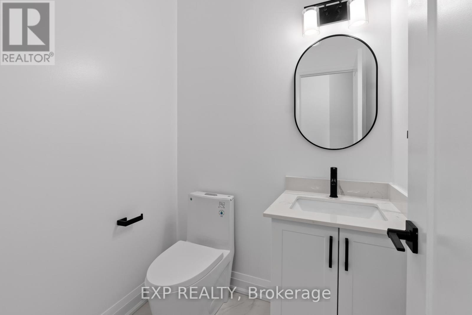 9 Santa Barbara Lane, Halton Hills, Ontario  L7G 0P7 - Photo 4 - W12490068