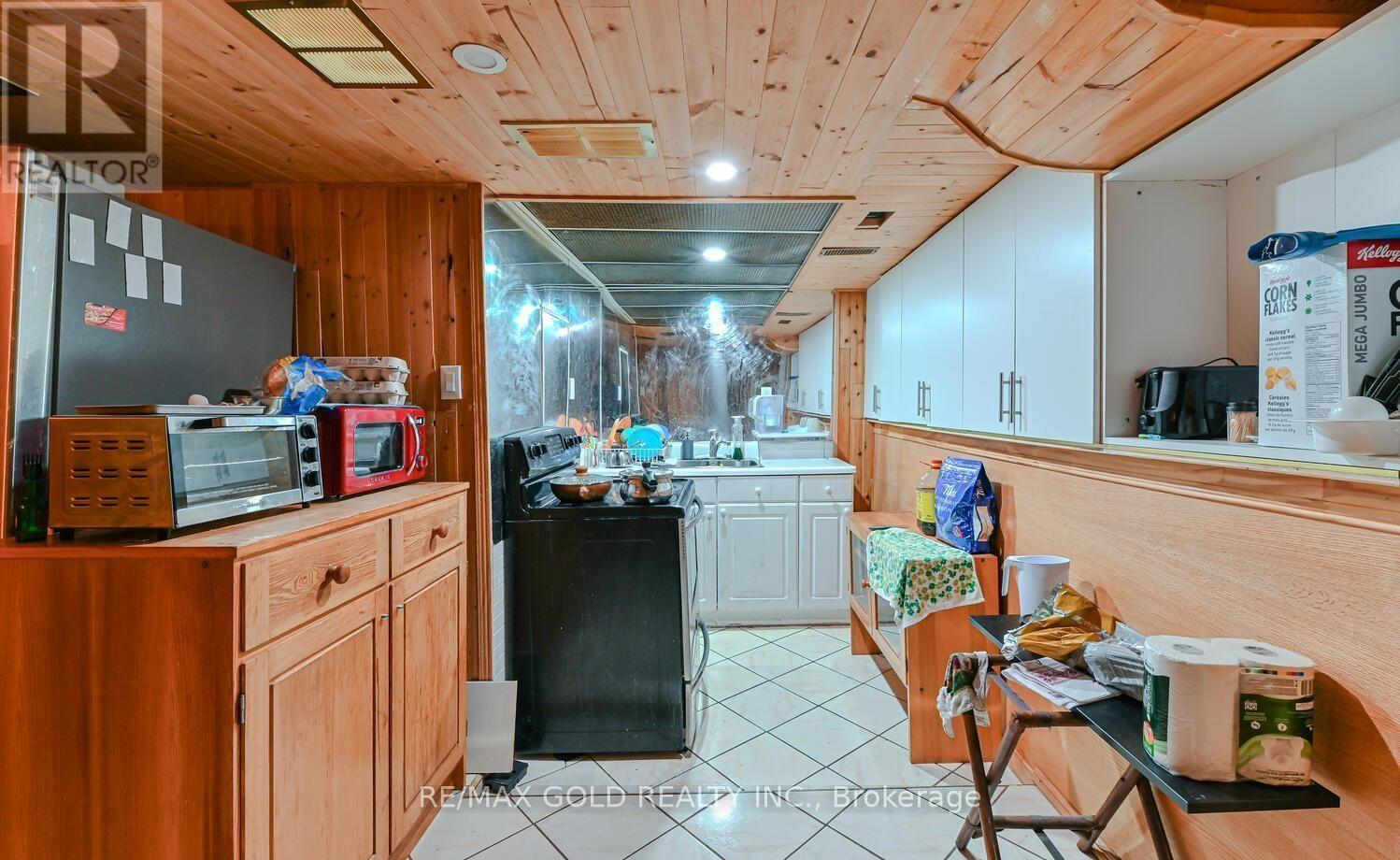 89 Black Forest Drive, Brampton, Ontario  L6R 2E6 - Photo 32 - W12490074