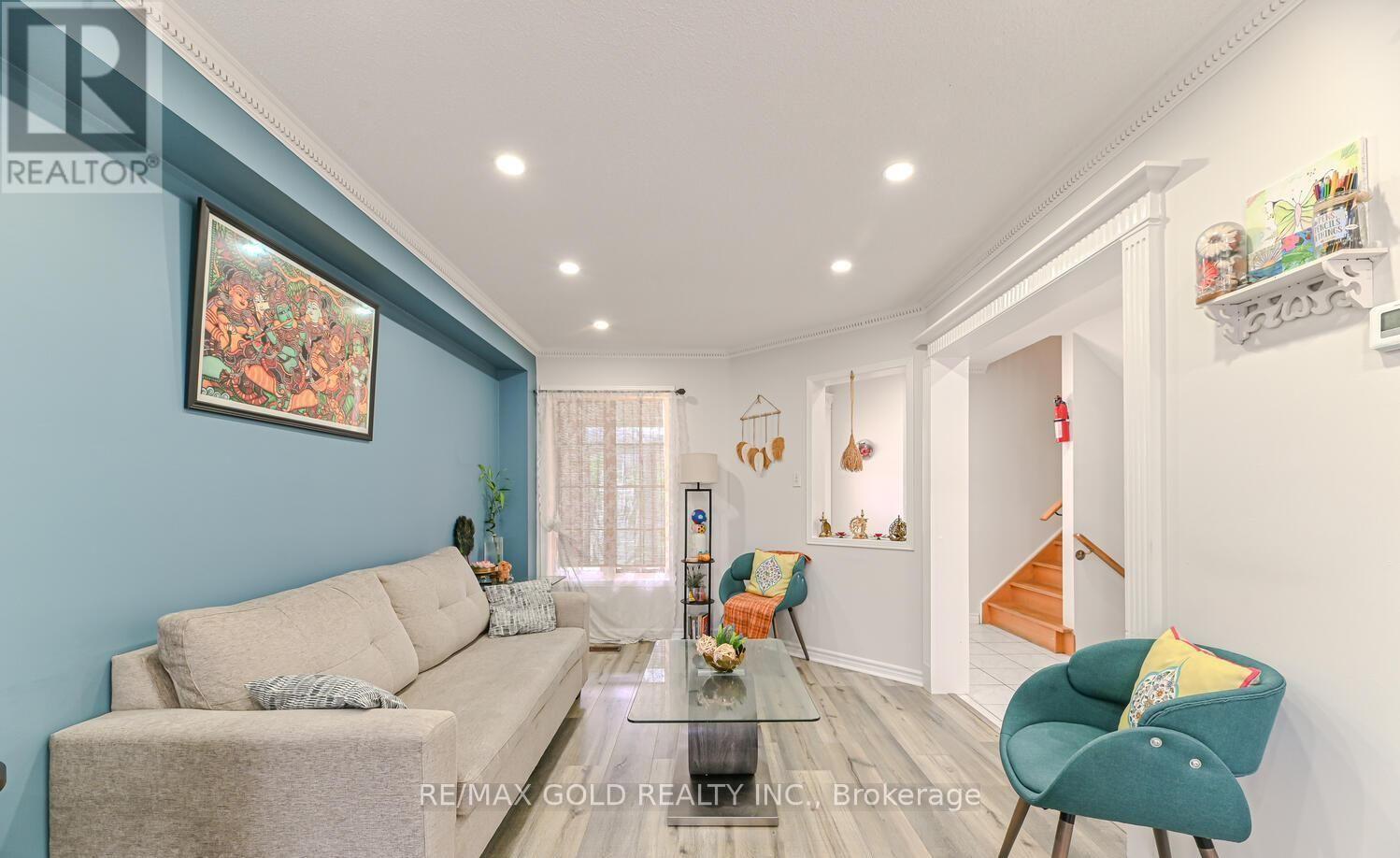 89 Black Forest Drive, Brampton, Ontario  L6R 2E6 - Photo 5 - W12490074