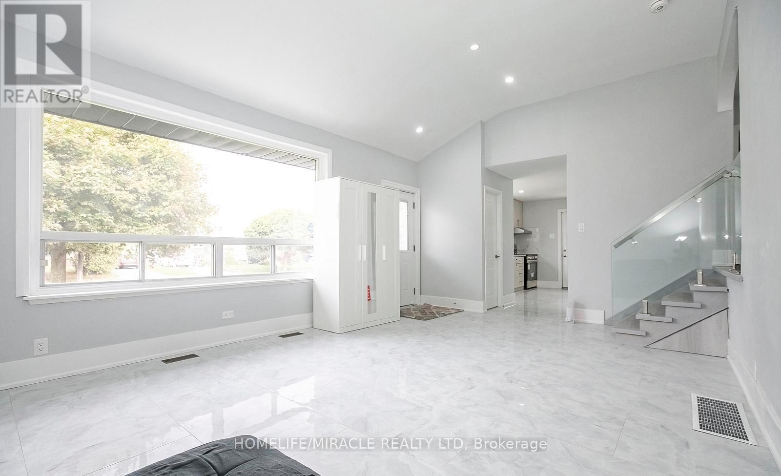 76 Raylawn Crescent, Halton Hills, Ontario  L7G 4N1 - Photo 11 - W12490082