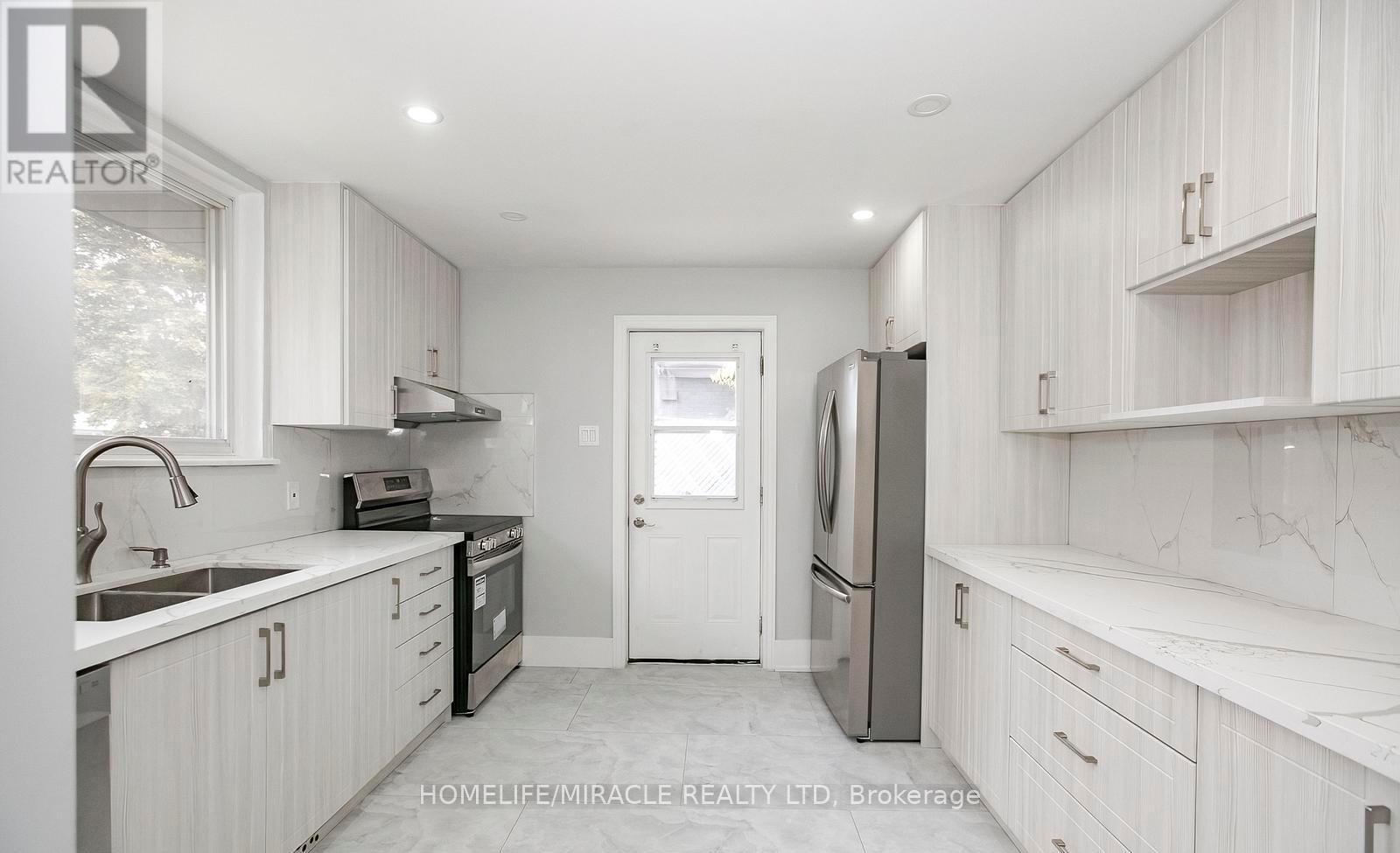 76 Raylawn Crescent, Halton Hills, Ontario  L7G 4N1 - Photo 12 - W12490082