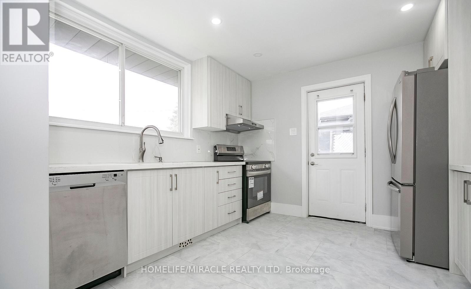 76 Raylawn Crescent, Halton Hills, Ontario  L7G 4N1 - Photo 13 - W12490082