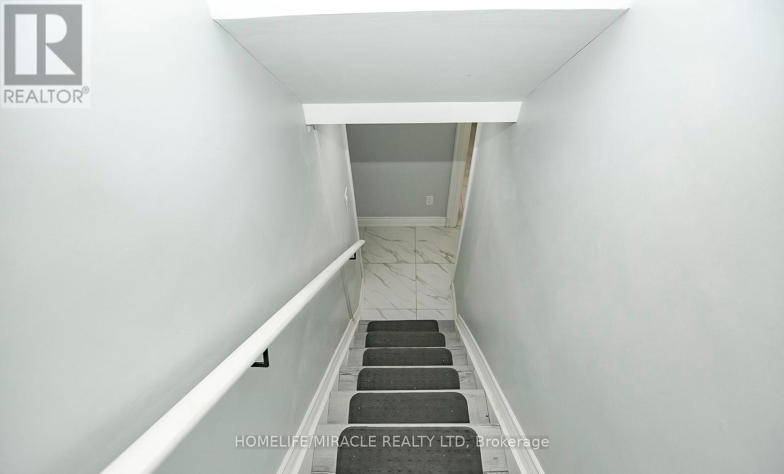 76 Raylawn Crescent, Halton Hills, Ontario  L7G 4N1 - Photo 32 - W12490082