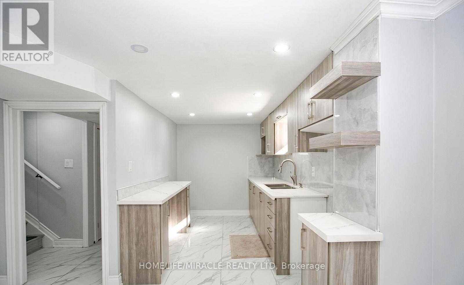 76 Raylawn Crescent, Halton Hills, Ontario  L7G 4N1 - Photo 36 - W12490082