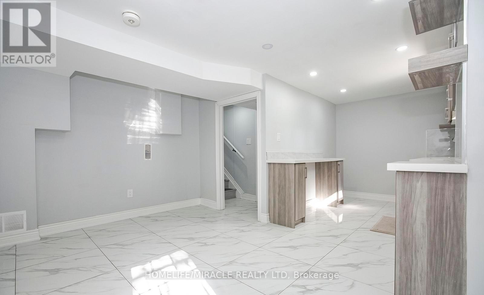 76 Raylawn Crescent, Halton Hills, Ontario  L7G 4N1 - Photo 37 - W12490082