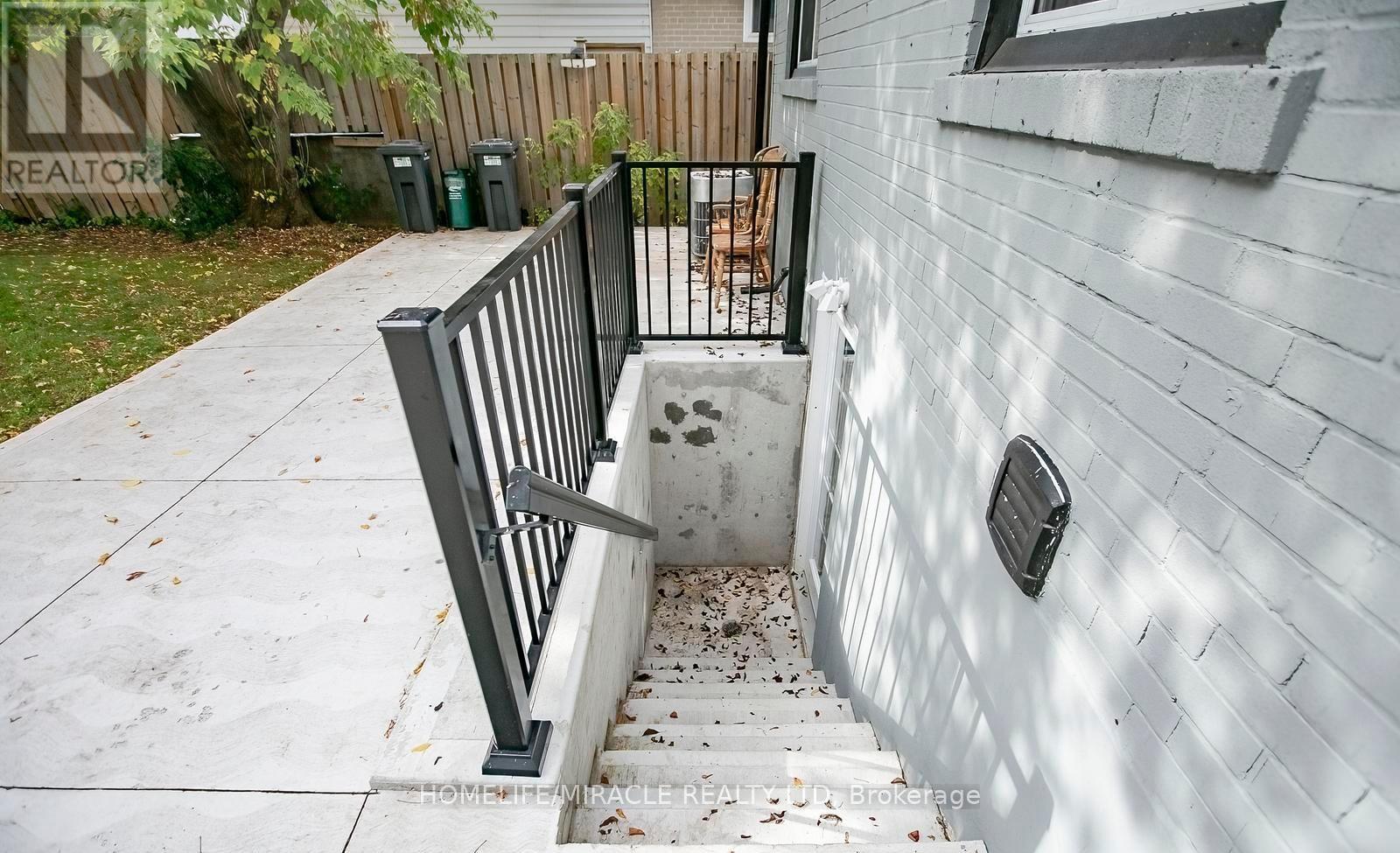 76 Raylawn Crescent, Halton Hills, Ontario  L7G 4N1 - Photo 45 - W12490082