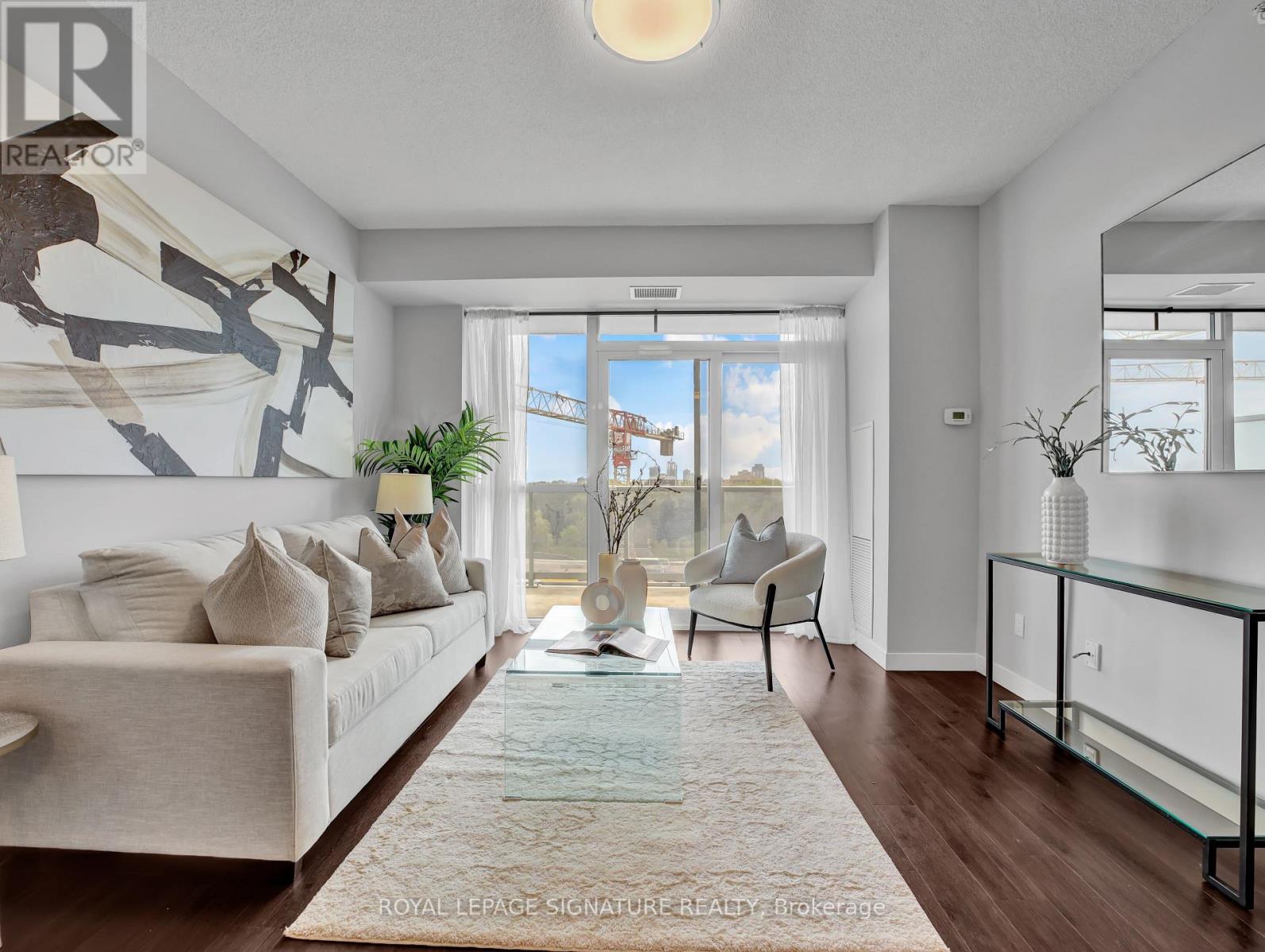 610 - 2081 Fairview Street, Burlington, Ontario  L7R 0E4 - Photo 4 - W12490114