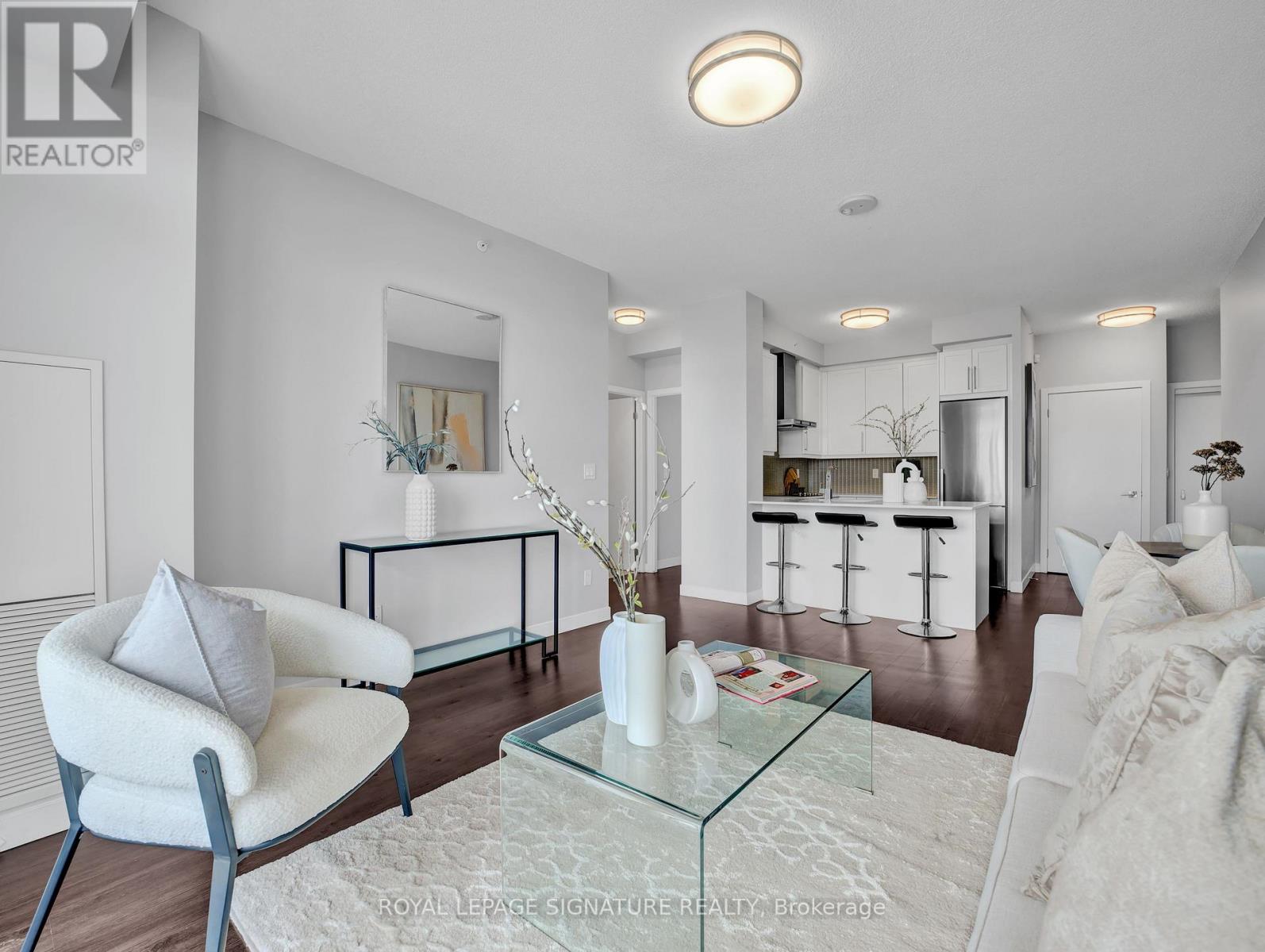 610 - 2081 Fairview Street, Burlington, Ontario  L7R 0E4 - Photo 5 - W12490114