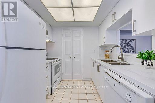 1008 - 265 Enfield Place, Mississauga, Ontario  L5B 3Y7 - Photo 8 - W12490126