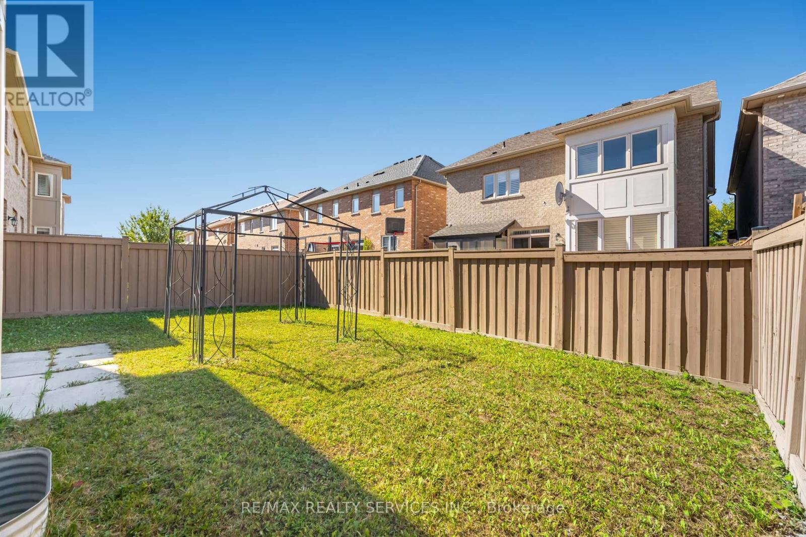 232 Sussexvale Drive, Brampton, Ontario  L6R 3S3 - Photo 47 - W12490142