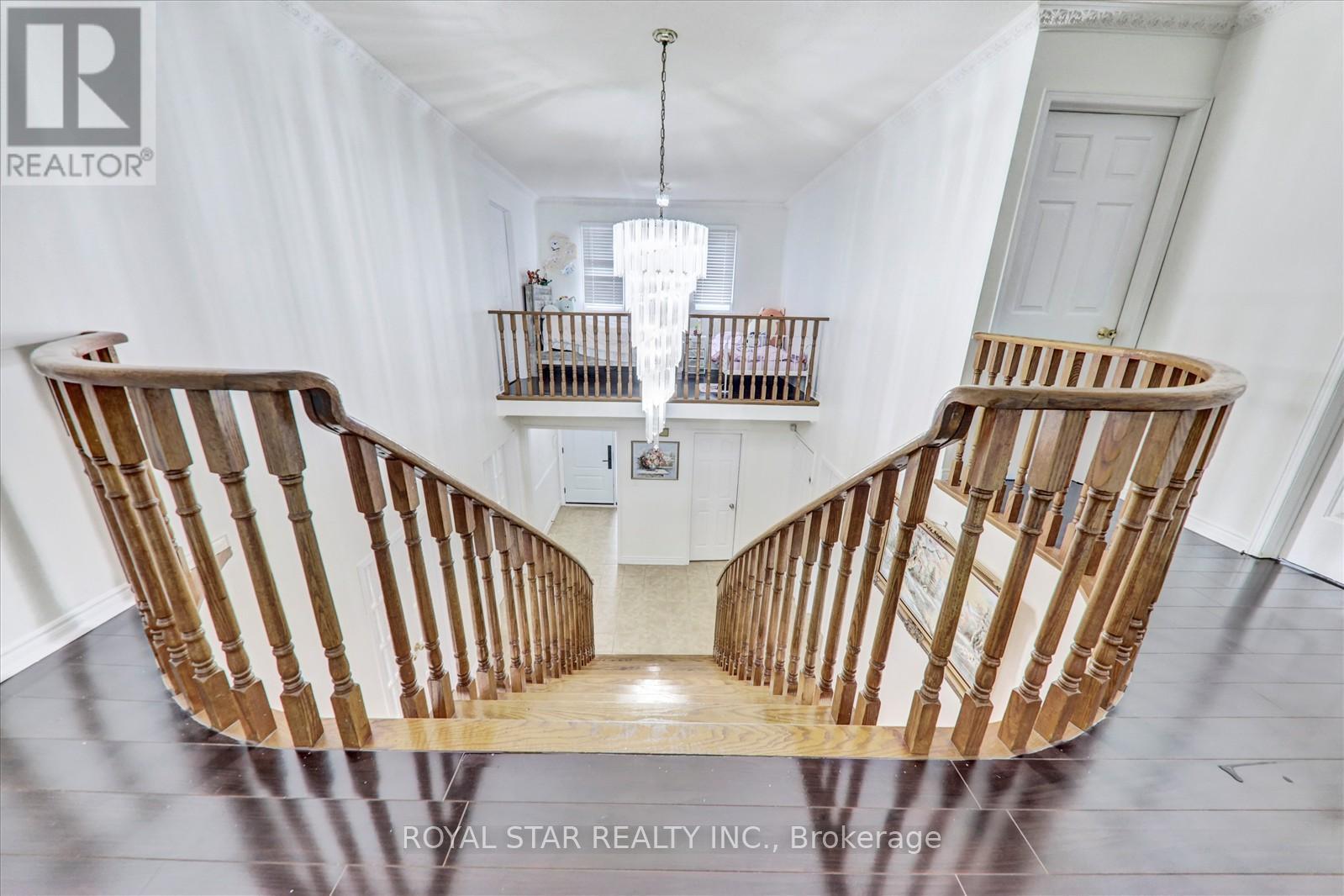 4234 Hazineh Court, Mississauga, Ontario  L5B 3N5 - Photo 19 - W12490164