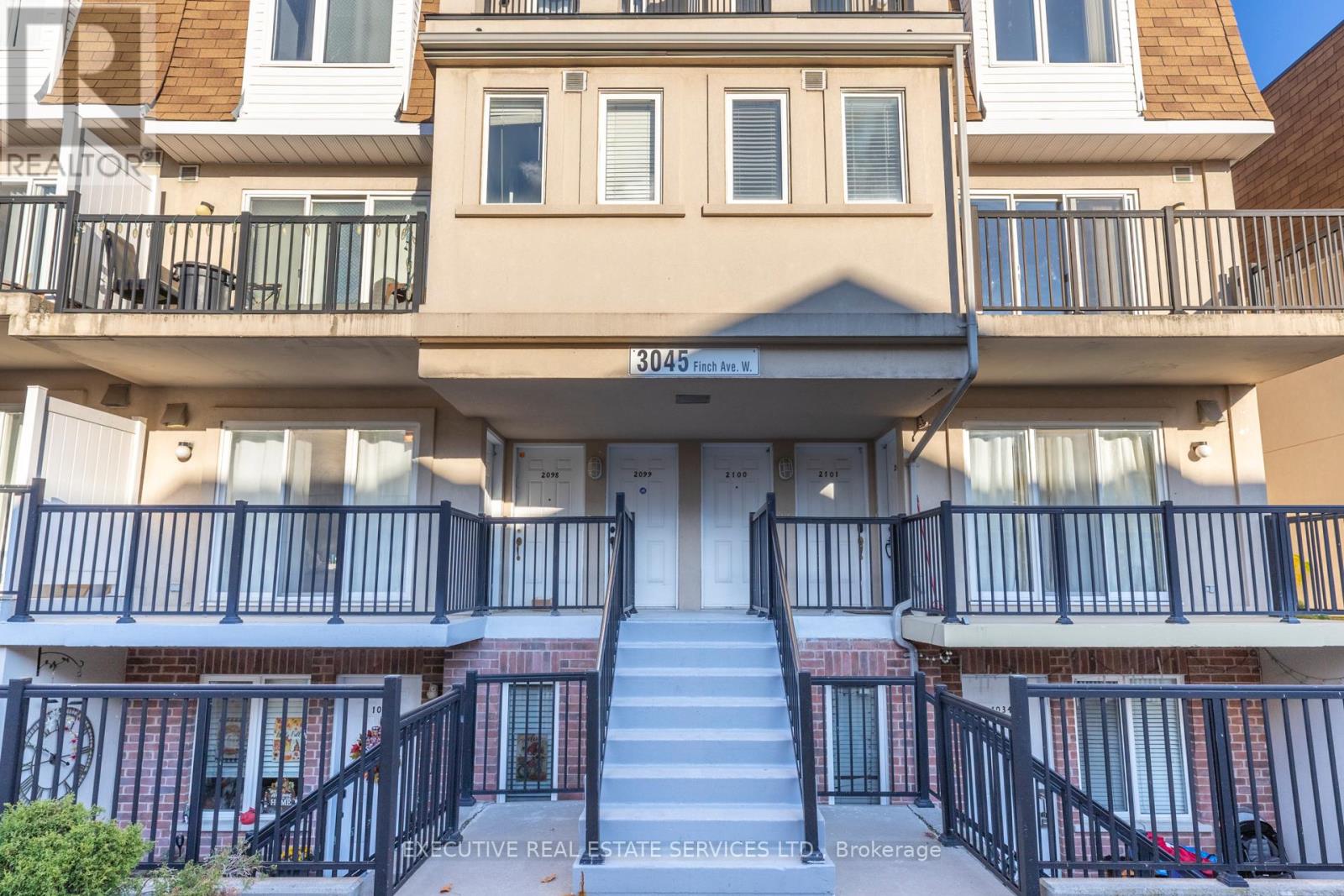 2101 - 3045 Finch Avenue W, Toronto, Ontario  M9M 0A5 - Photo 2 - W12490176