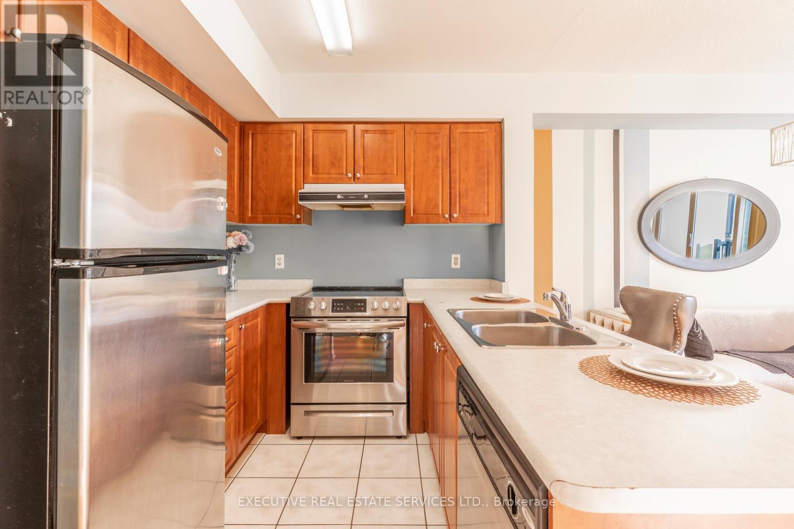 2101 - 3045 Finch Avenue W, Toronto, Ontario  M9M 0A5 - Photo 7 - W12490176