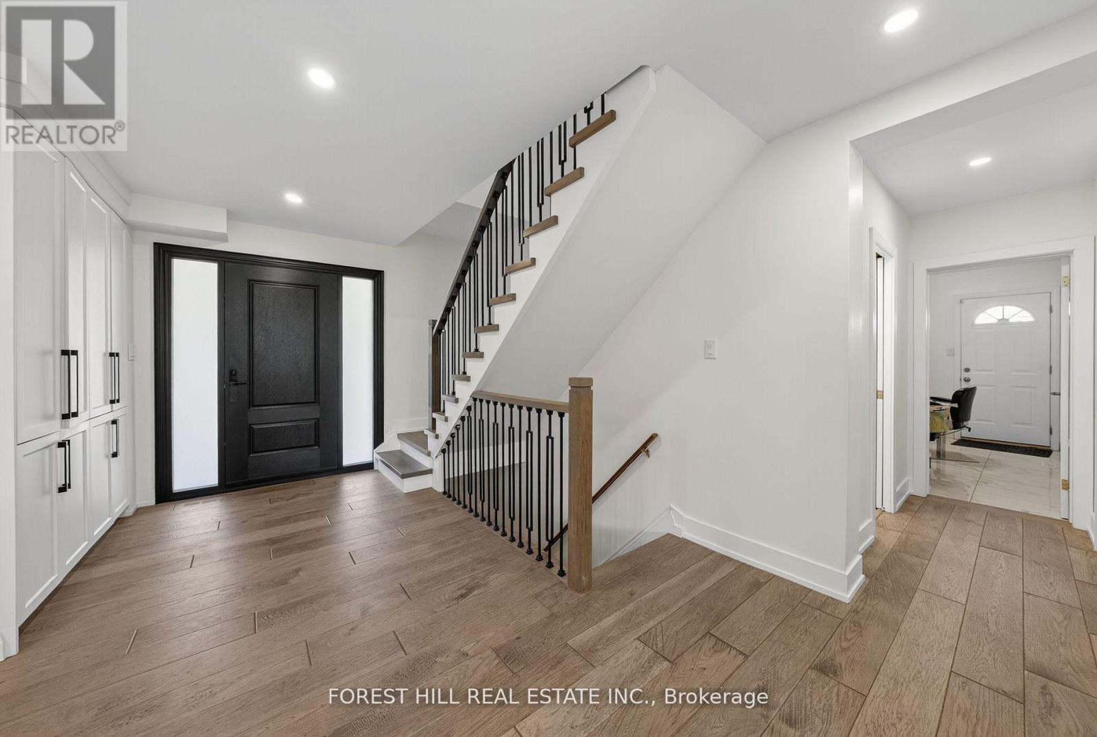 37 Cherry Post Crescent, Toronto, Ontario  M9C 2J9 - Photo 5 - W12490180