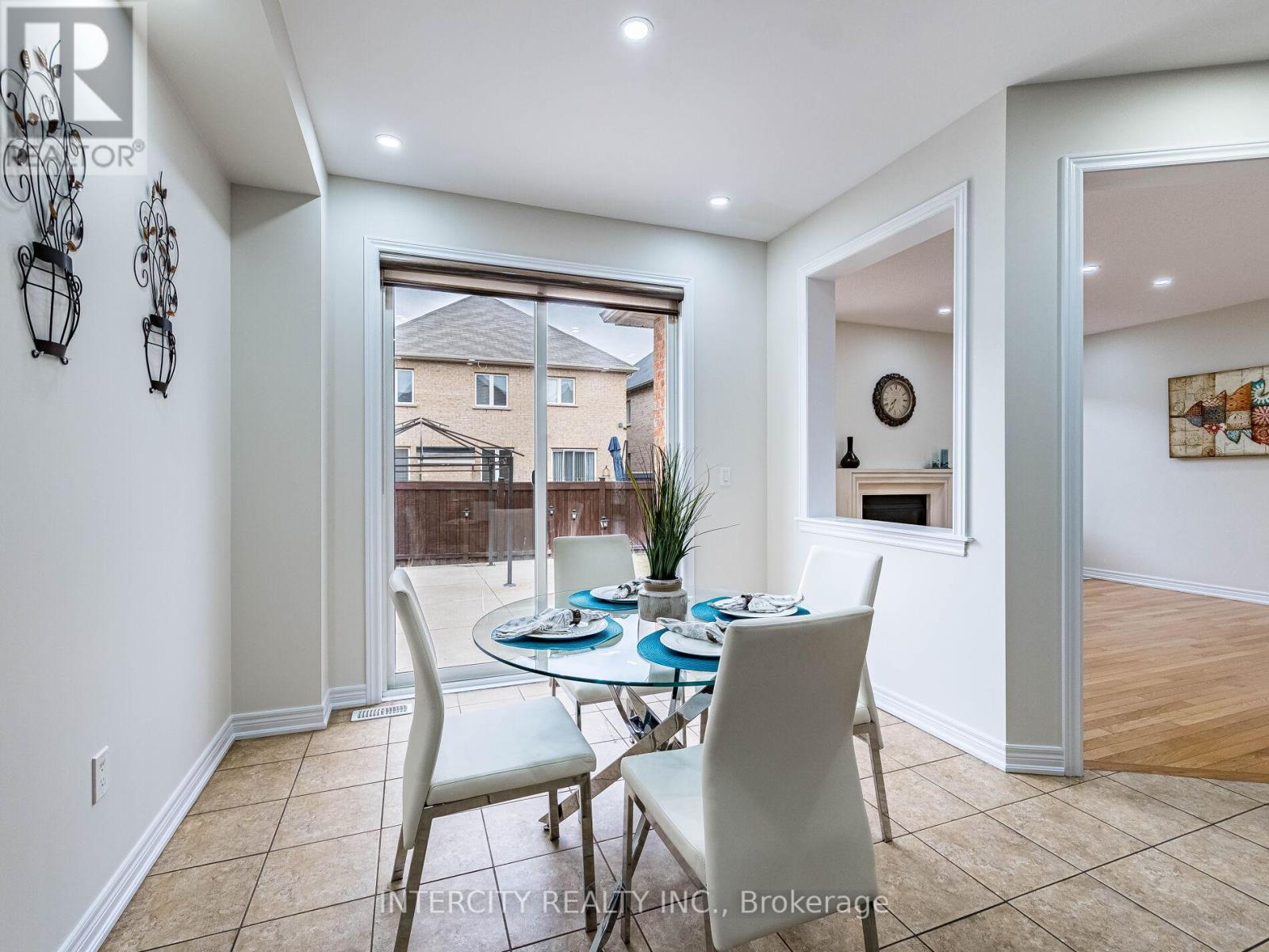 27 Exton Road, Brampton, Ontario  L6X 5M8 - Photo 15 - W12490208