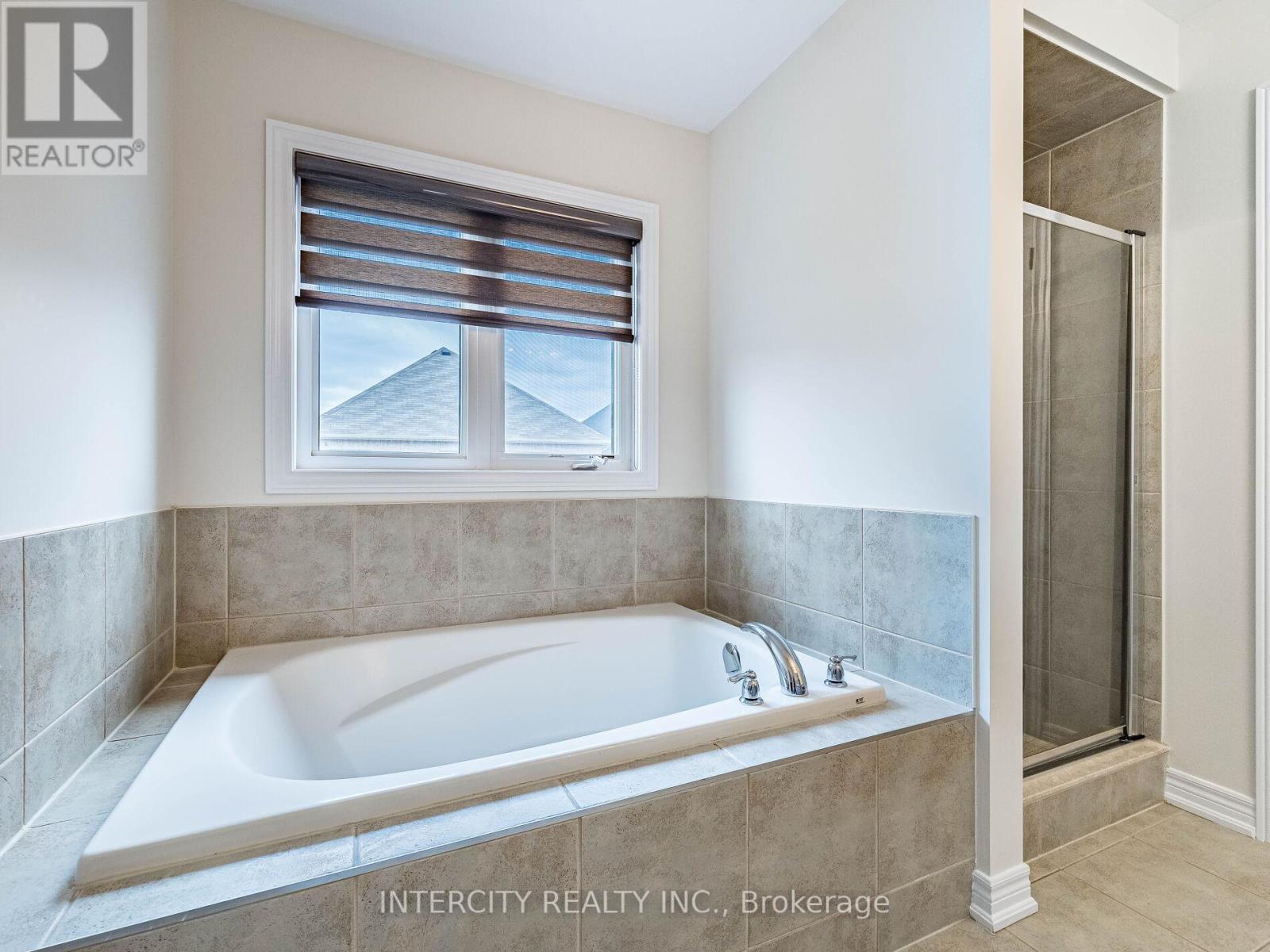 27 Exton Road, Brampton, Ontario  L6X 5M8 - Photo 26 - W12490208