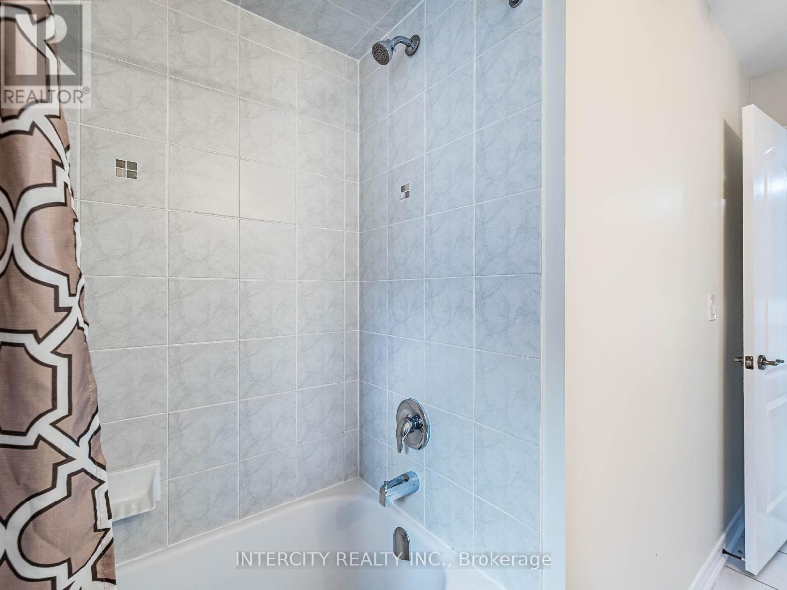 27 Exton Road, Brampton, Ontario  L6X 5M8 - Photo 33 - W12490208