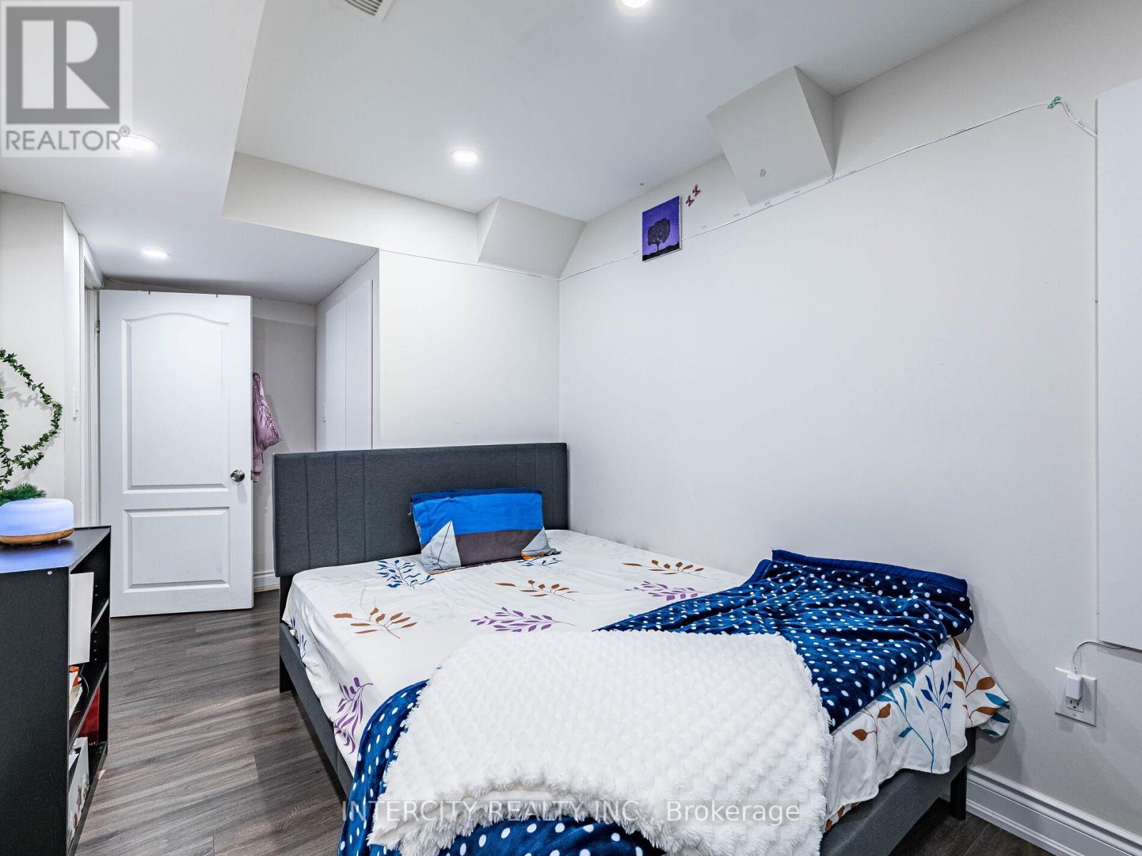 27 Exton Road, Brampton, Ontario  L6X 5M8 - Photo 43 - W12490208