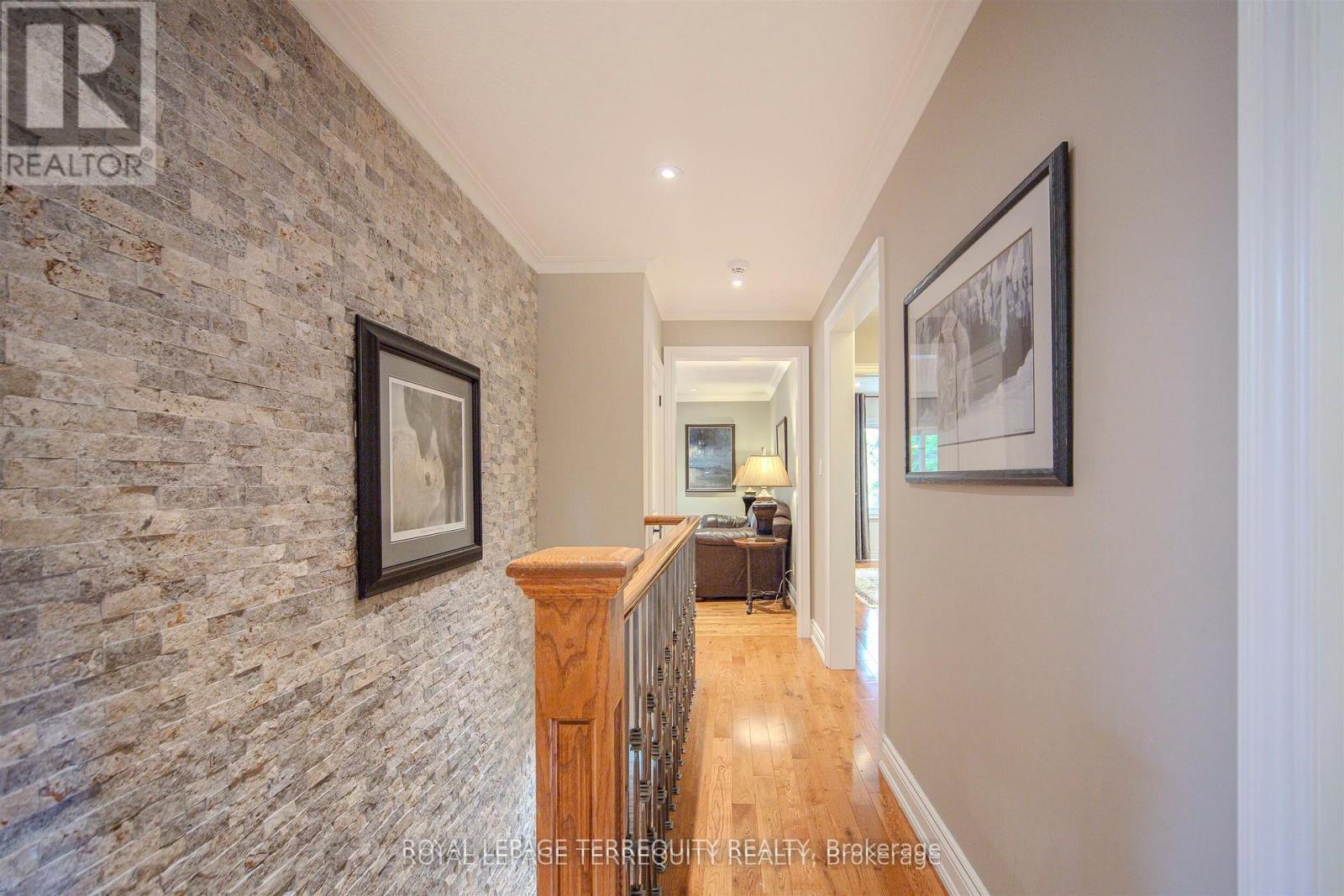 92 Saskatoon Drive, Toronto, Ontario  M9P 2G4 - Photo 27 - W12490210