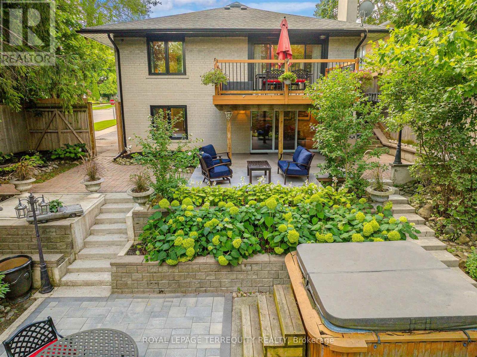 92 Saskatoon Drive, Toronto, Ontario  M9P 2G4 - Photo 49 - W12490210