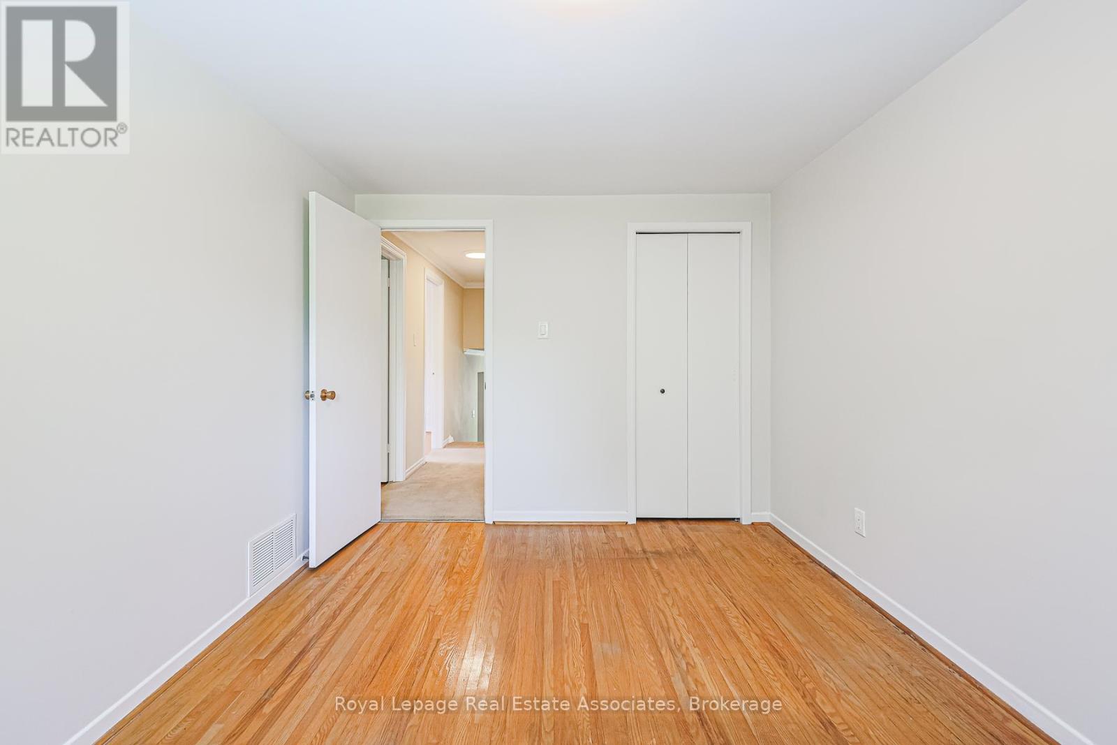 958 Fletcher Valley Crescent, Mississauga, Ontario  L5J 2X7 - Photo 23 - W12490220