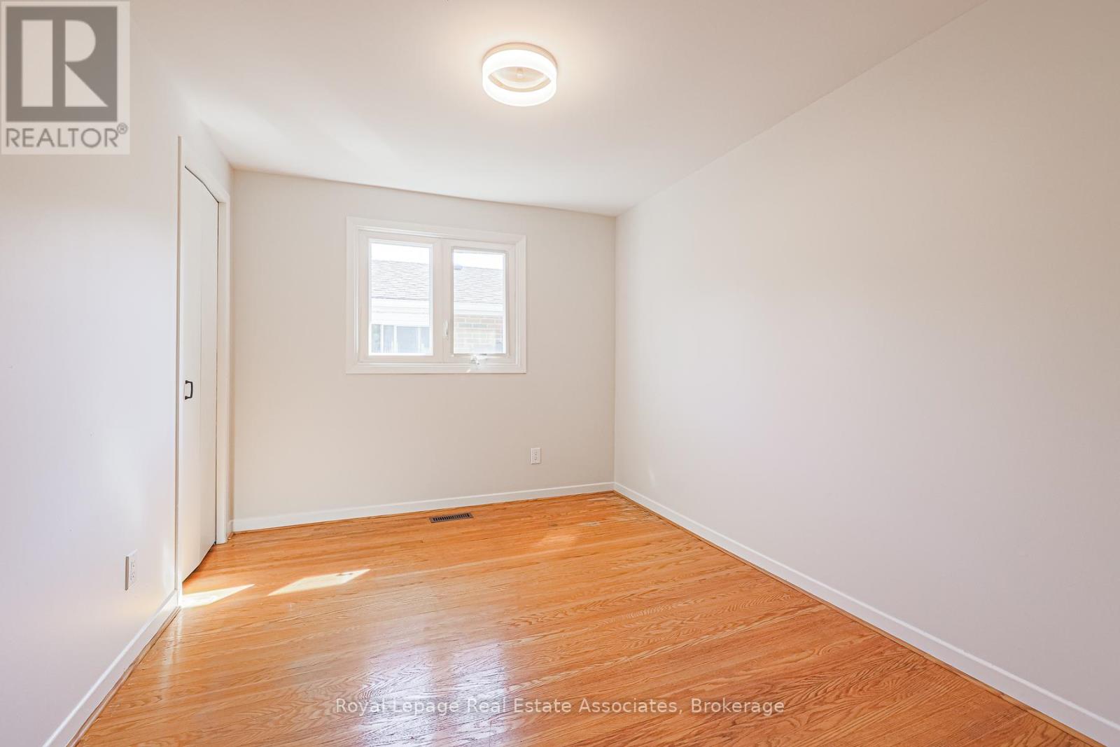 958 Fletcher Valley Crescent, Mississauga, Ontario  L5J 2X7 - Photo 25 - W12490220