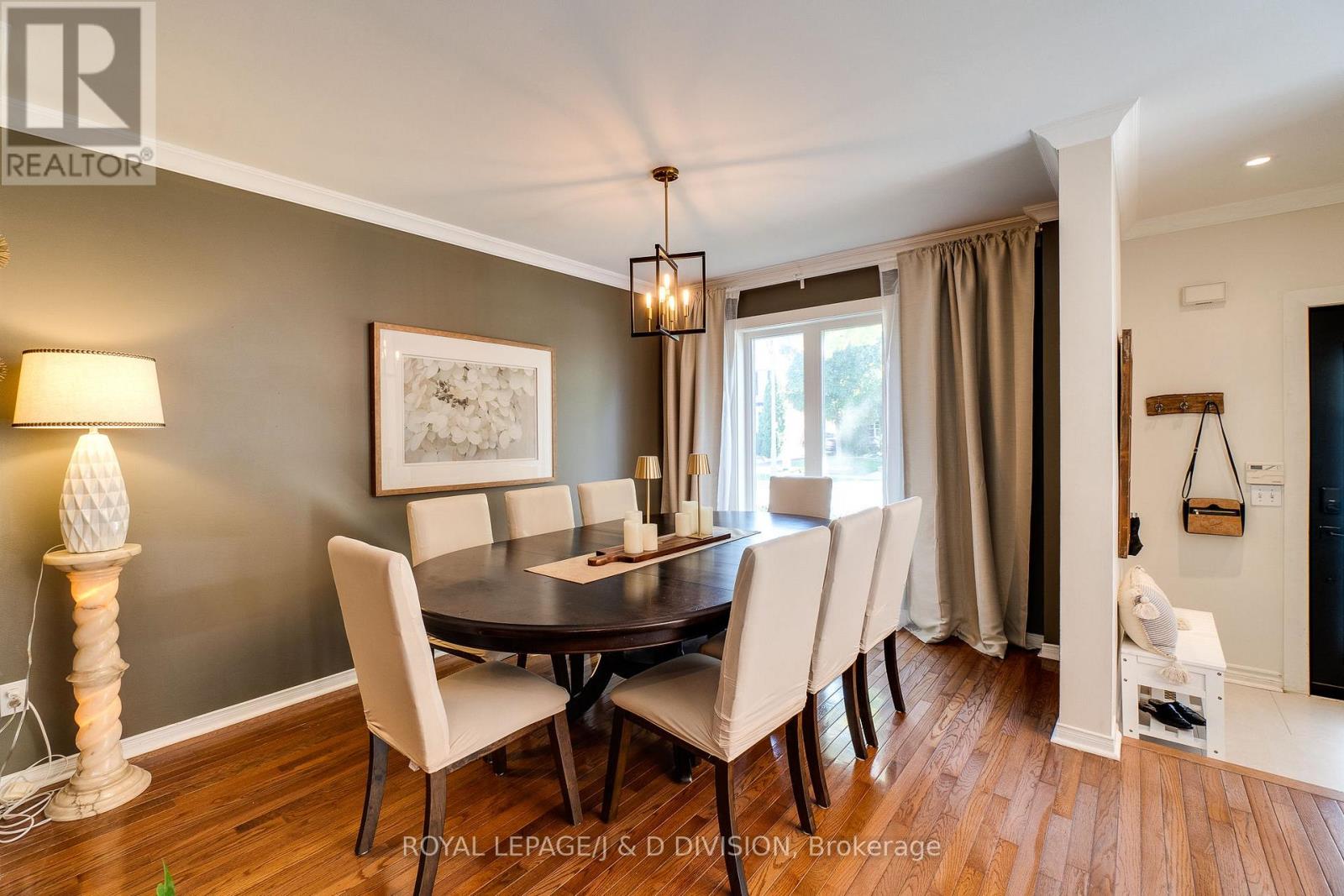 2448 Capilano Crescent, Oakville, Ontario  L6H 6L3 - Photo 10 - W12490230