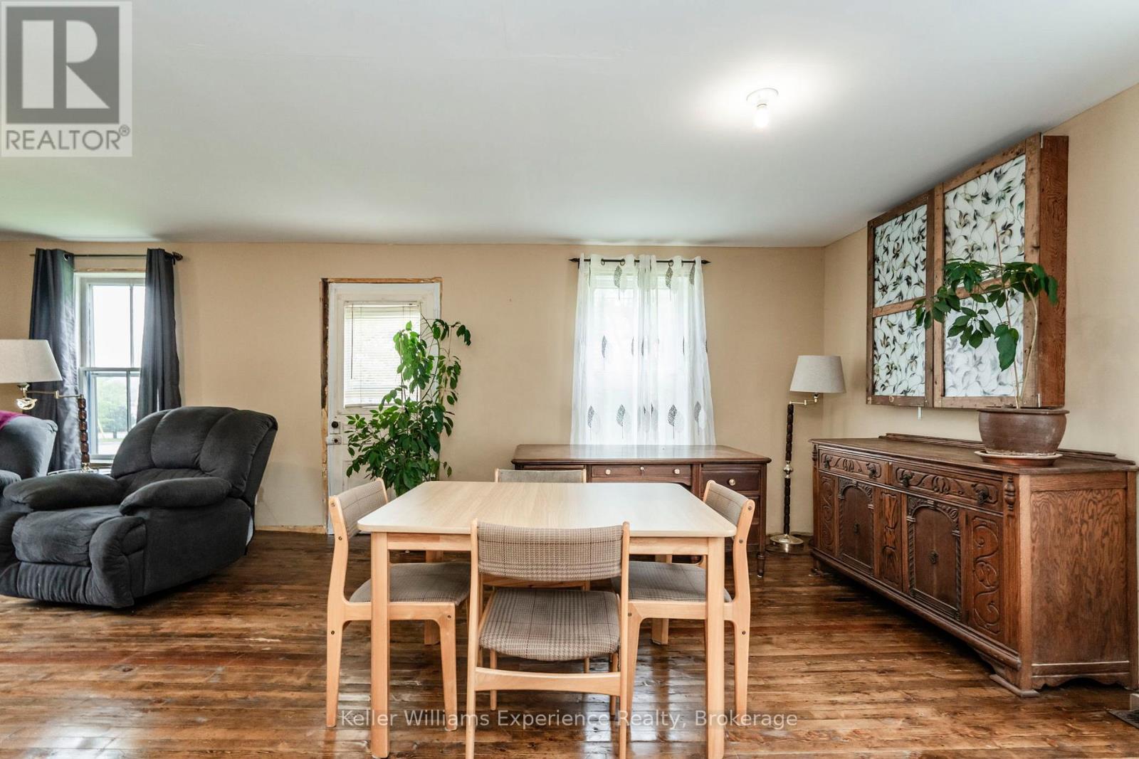 227 Fox Street, Penetanguishene, Ontario  L9M 1E7 - Photo 11 - S12490288