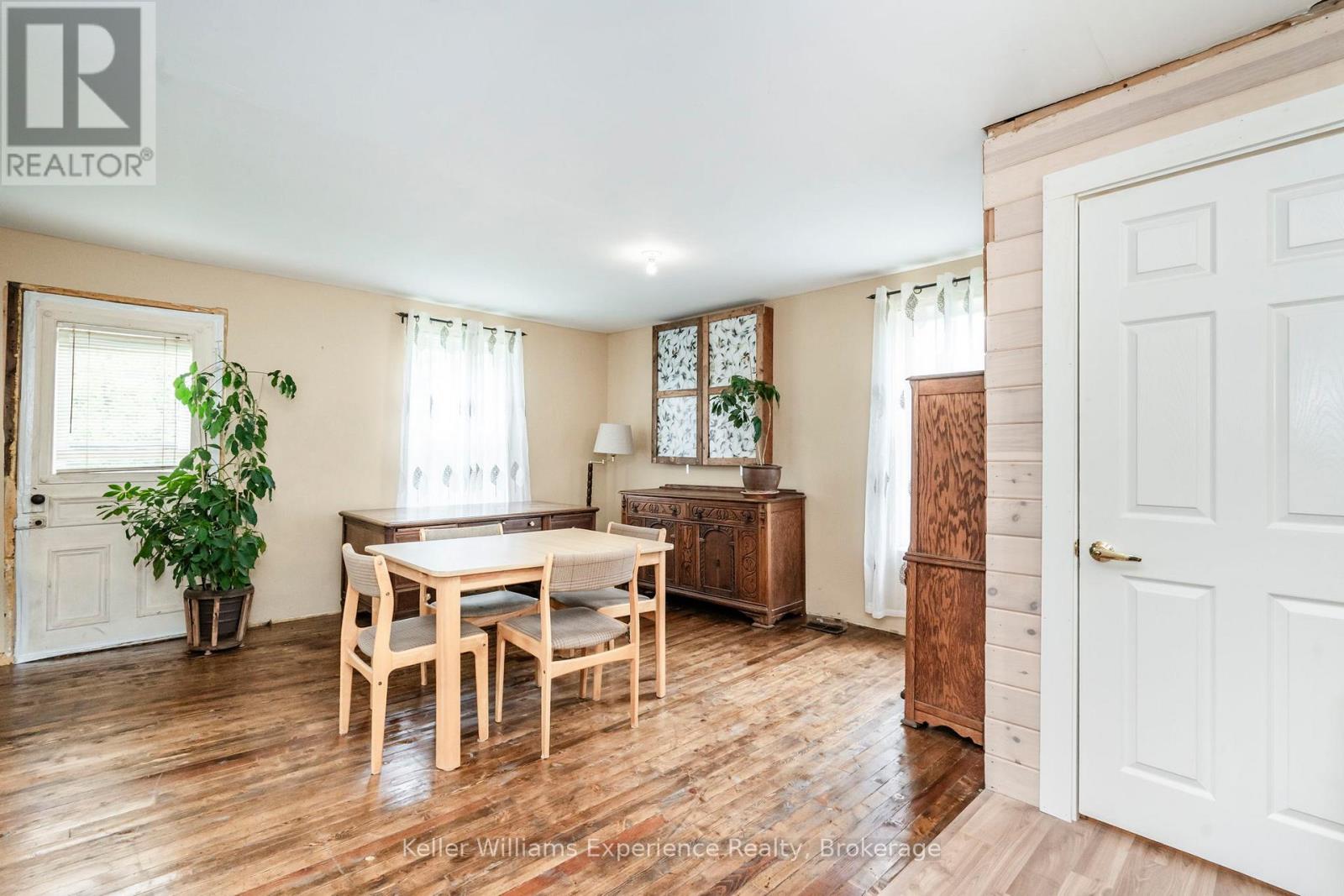 227 Fox Street, Penetanguishene, Ontario  L9M 1E7 - Photo 8 - S12490288