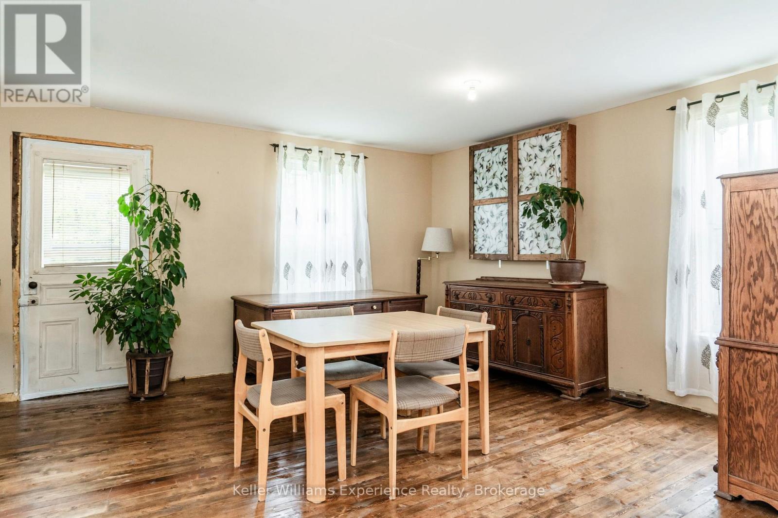 227 Fox Street, Penetanguishene, Ontario  L9M 1E7 - Photo 9 - S12490288