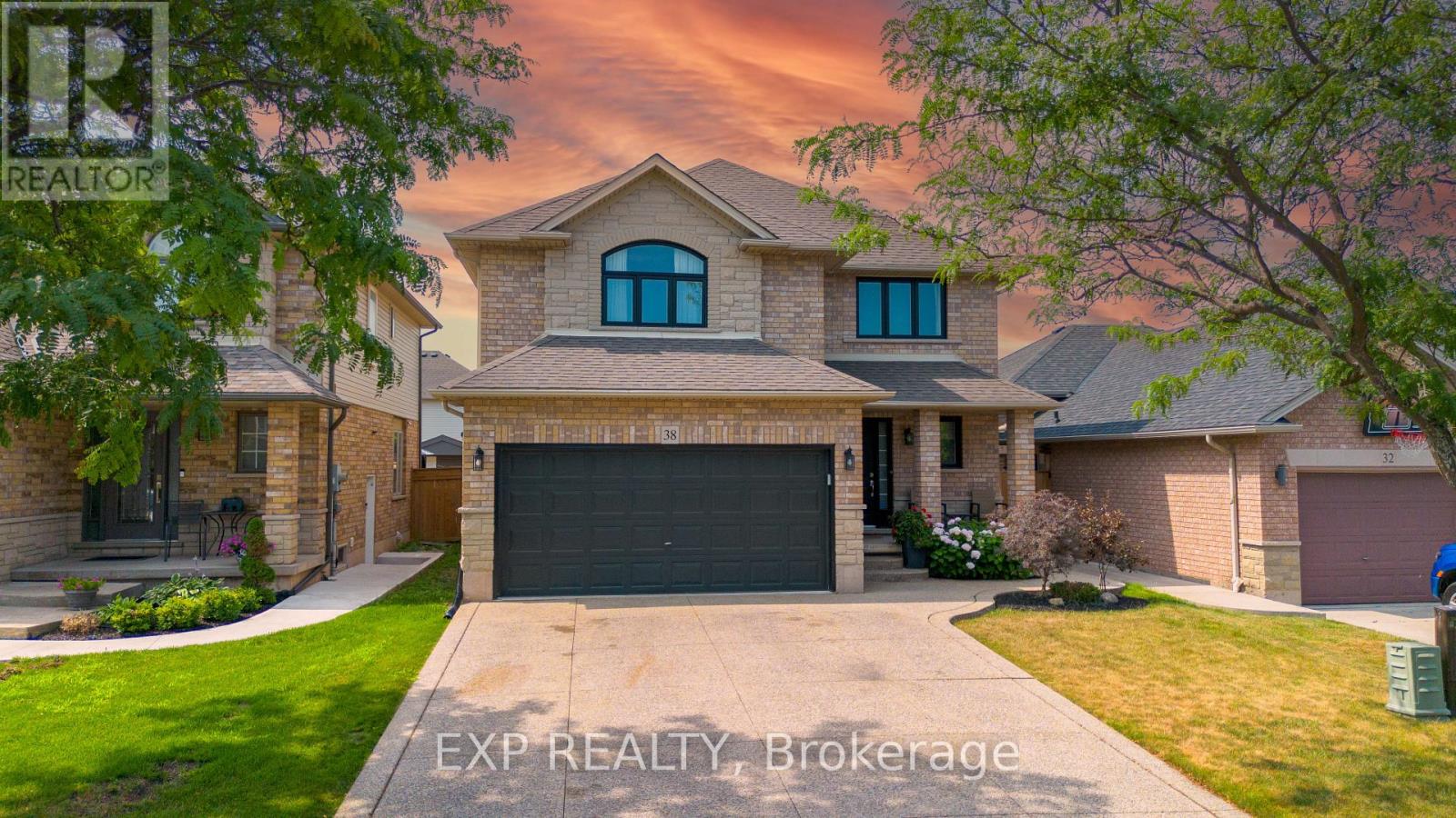 38 SONOMA LANE, Hamilton, Ontario