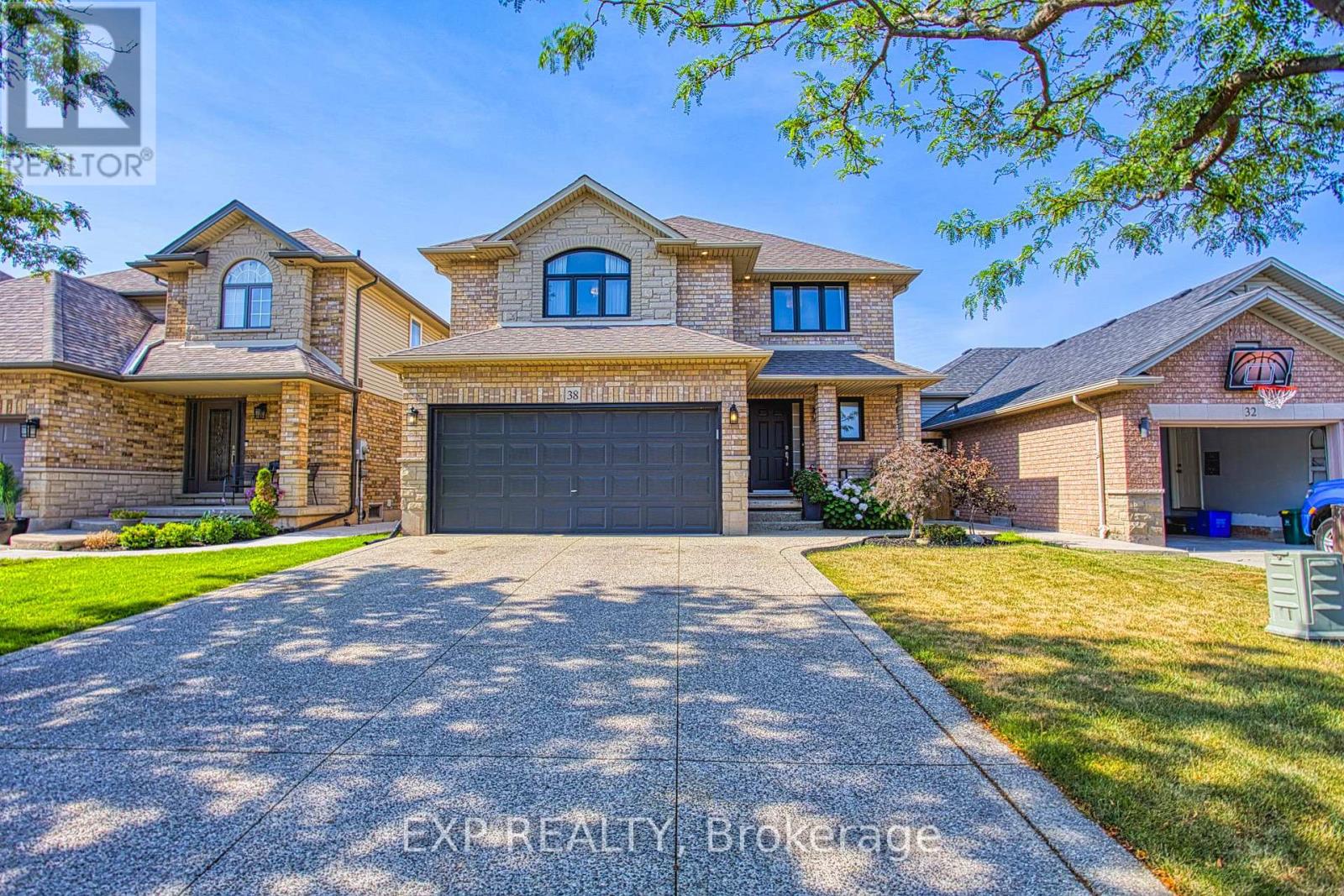 38 Sonoma Lane, Hamilton, Ontario  L8E 6B5 - Photo 3 - X12485274