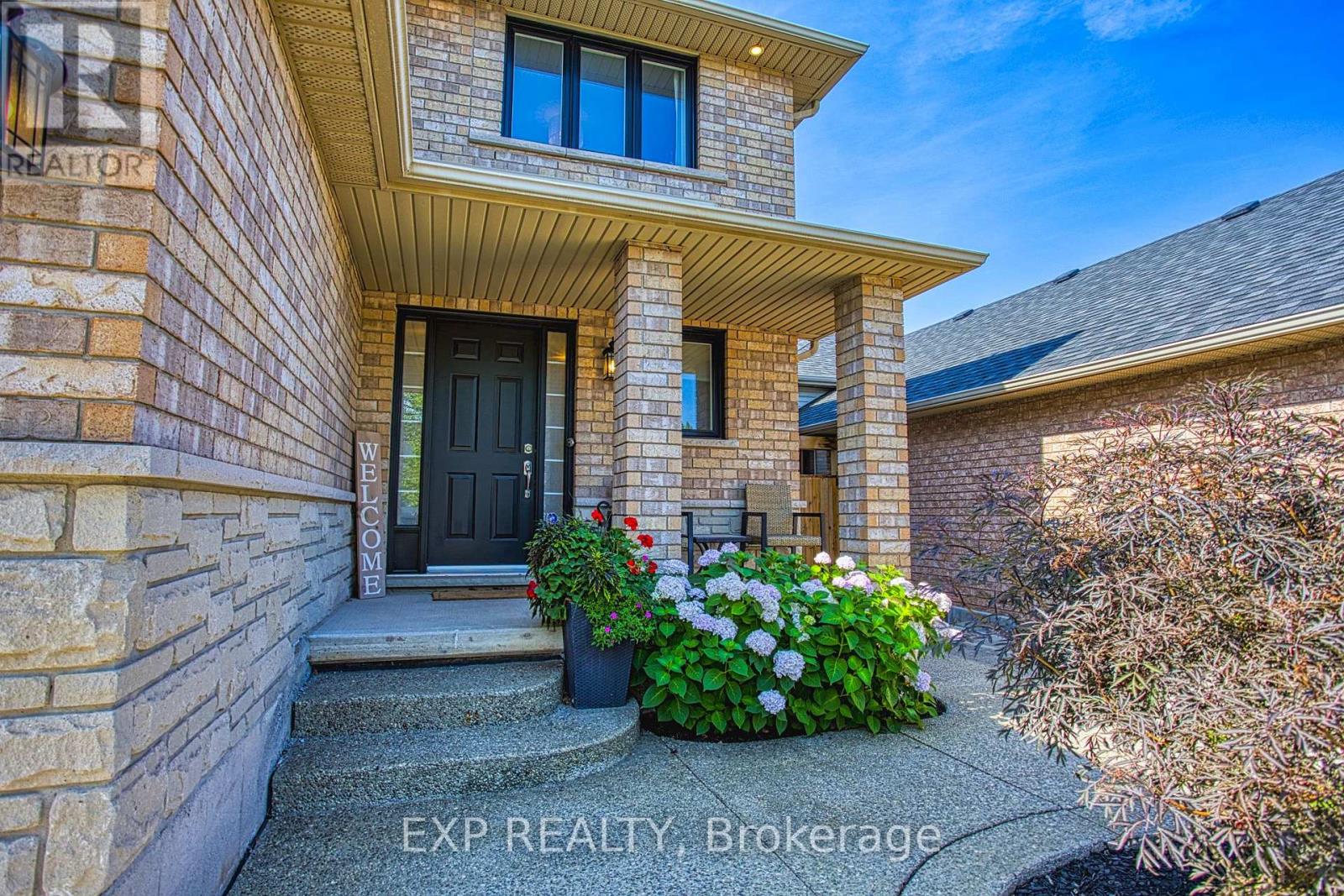 38 Sonoma Lane, Hamilton, Ontario  L8E 6B5 - Photo 4 - X12485274