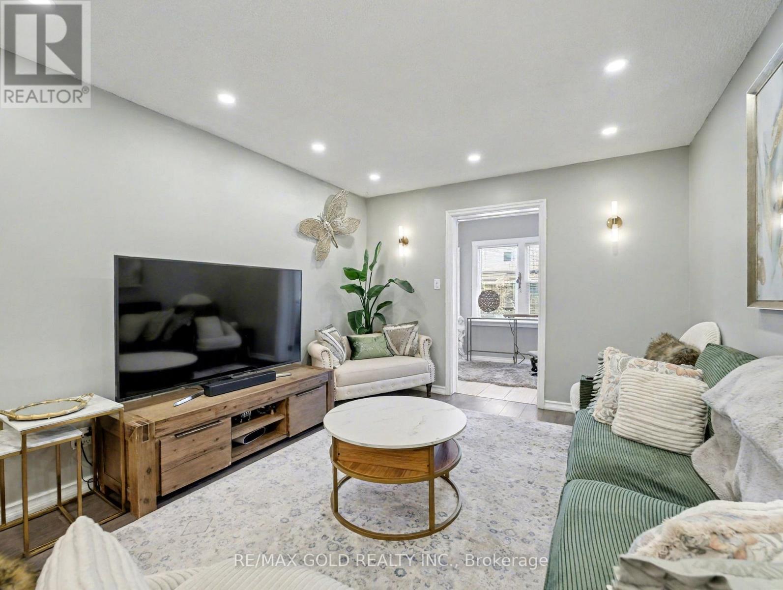 75 CHESTNUT AVENUE, Hamilton, Ontario