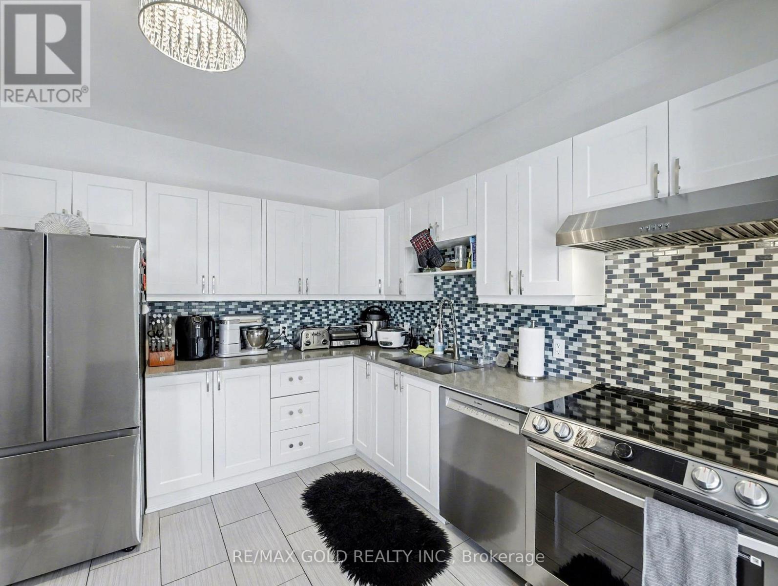 75 Chestnut Avenue, Hamilton, Ontario  L8L 6K8 - Photo 5 - X12490036