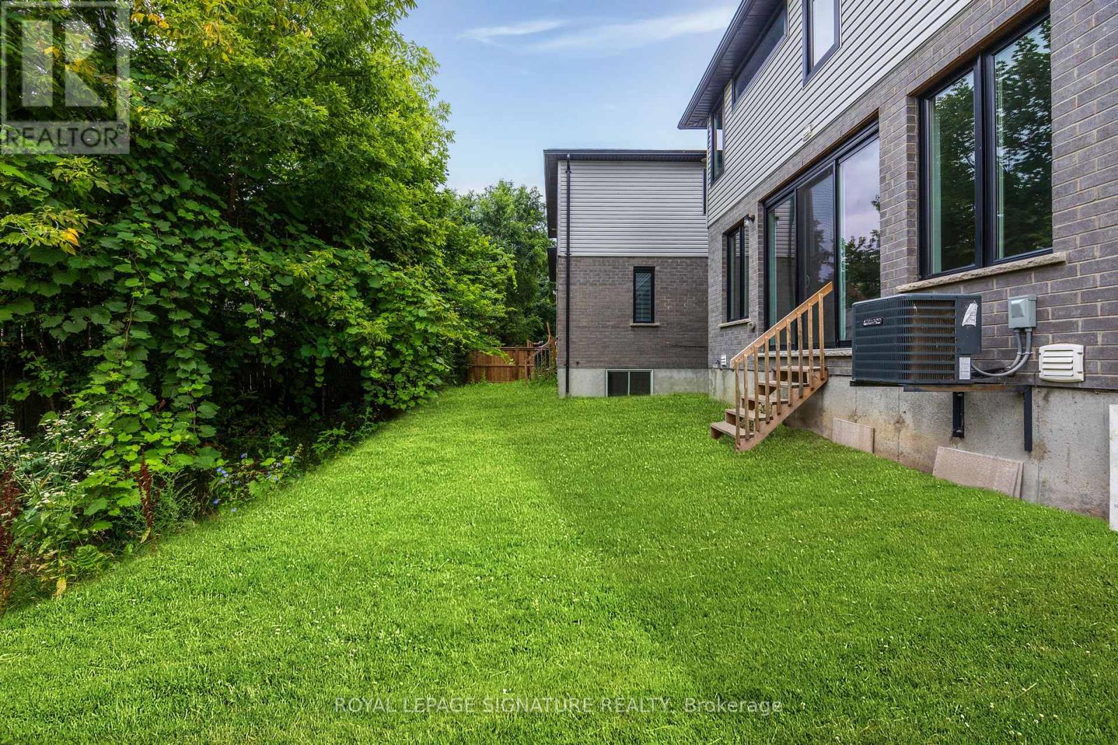 103 Marconi Court, London East, Ontario  N5V 0C9 - Photo 21 - X12490056