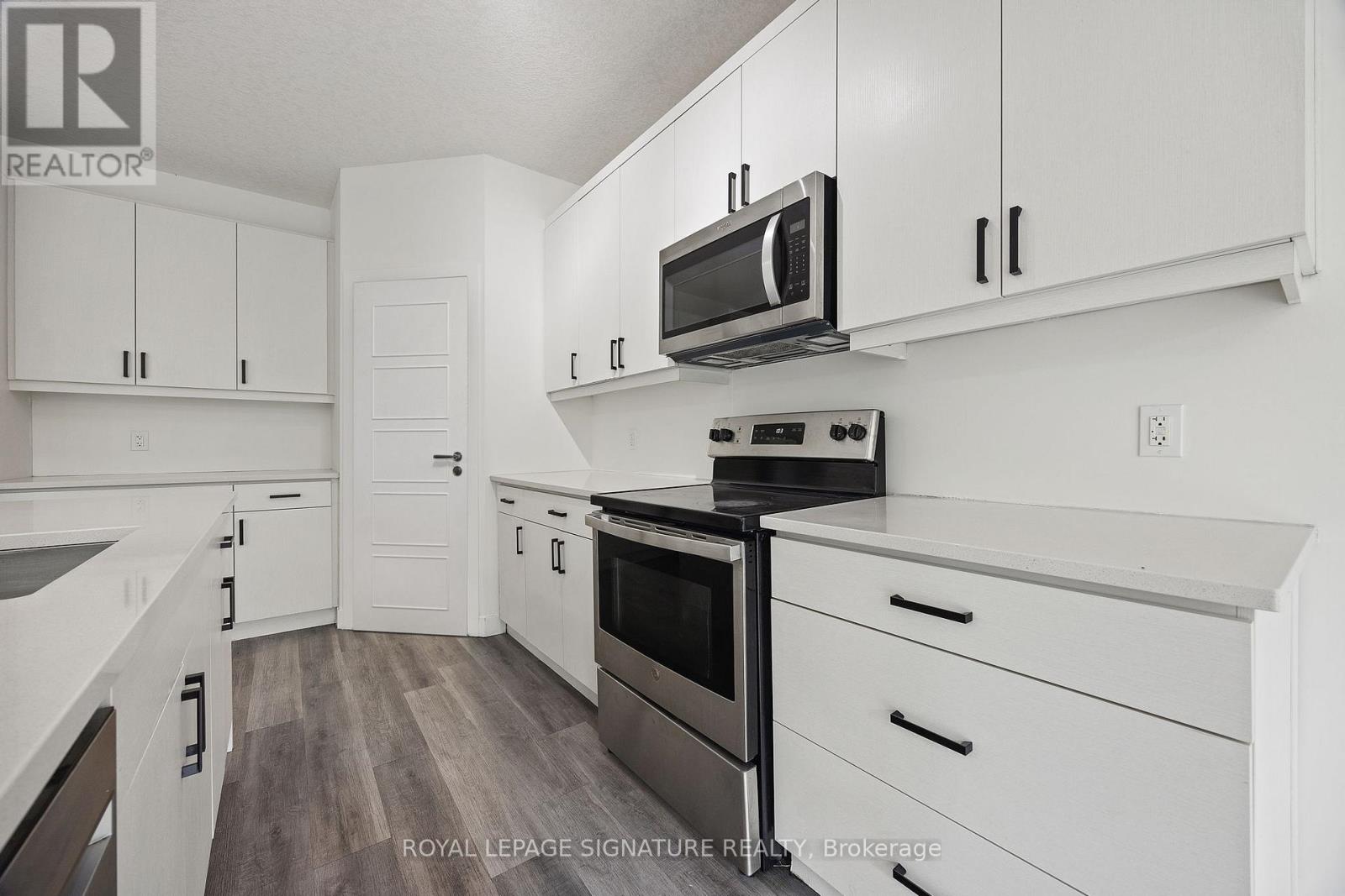 103 Marconi Court, London East, Ontario  N5V 0C9 - Photo 5 - X12490056