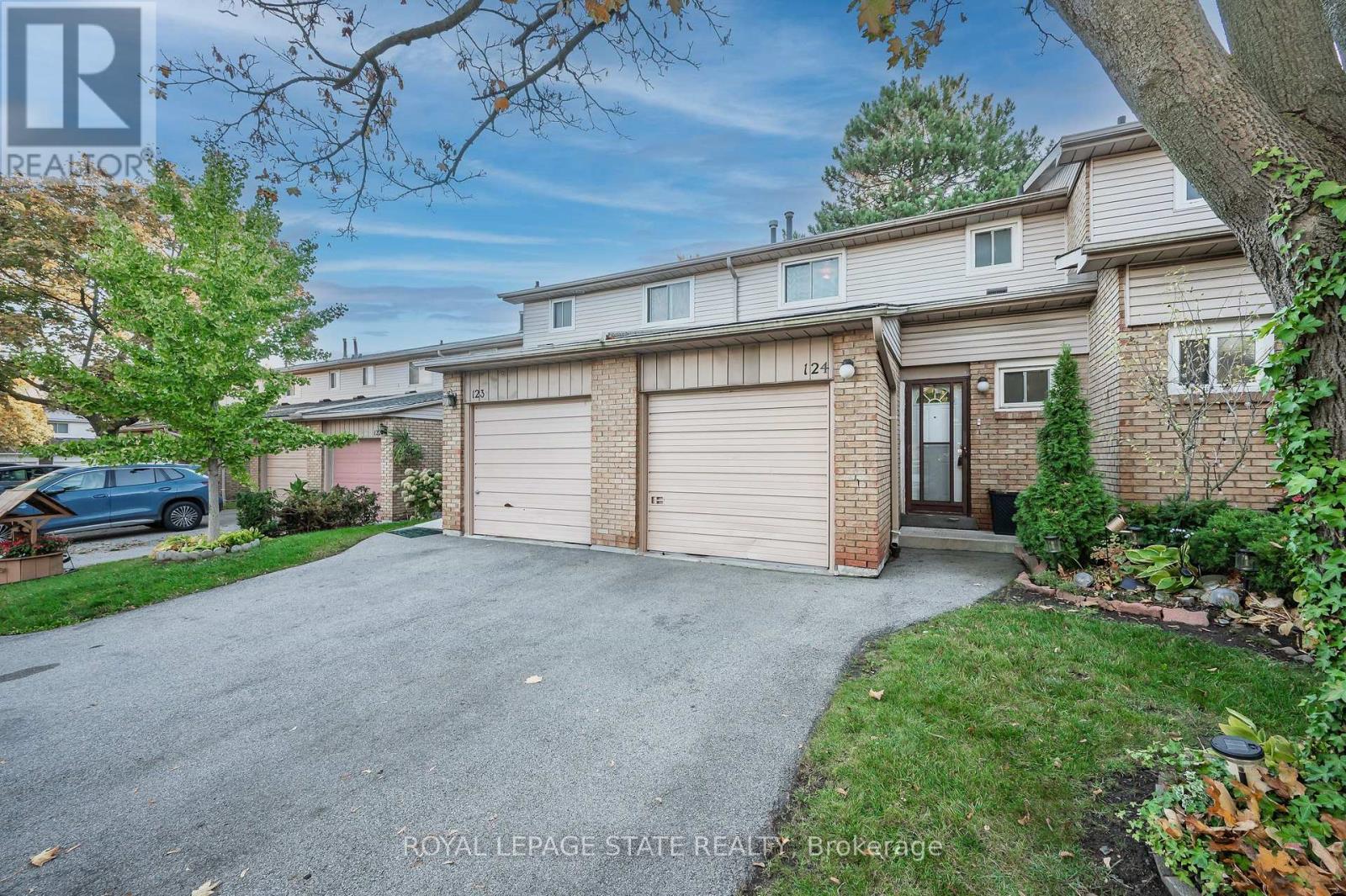 124 - 100 Quigley Road, Hamilton, Ontario  L8K 6J1 - Photo 3 - X12490062