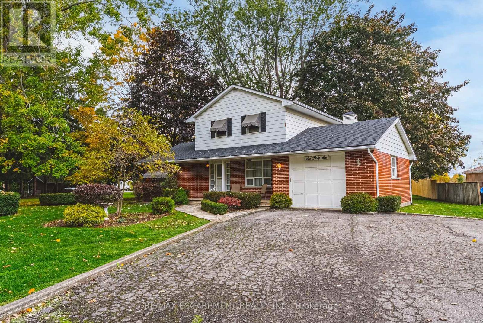 646 Alder Street W, Haldimand, Ontario  N1A 1S5 - Photo 1 - X12490078