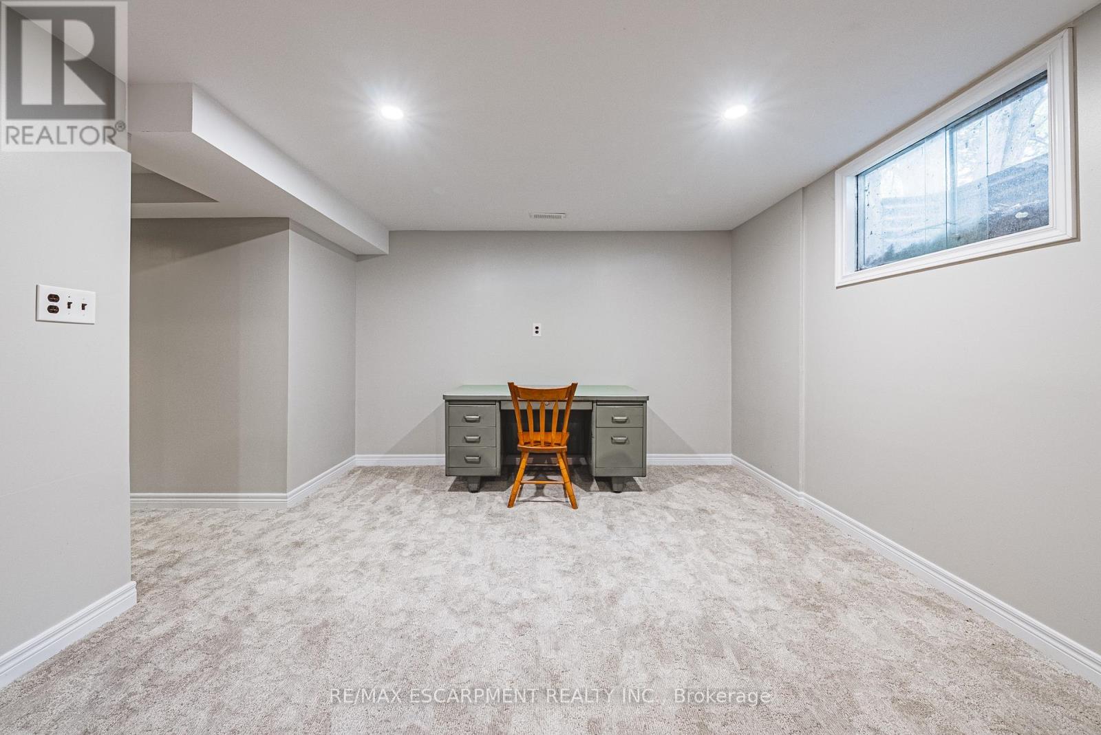 646 Alder Street W, Haldimand, Ontario  N1A 1S5 - Photo 29 - X12490078