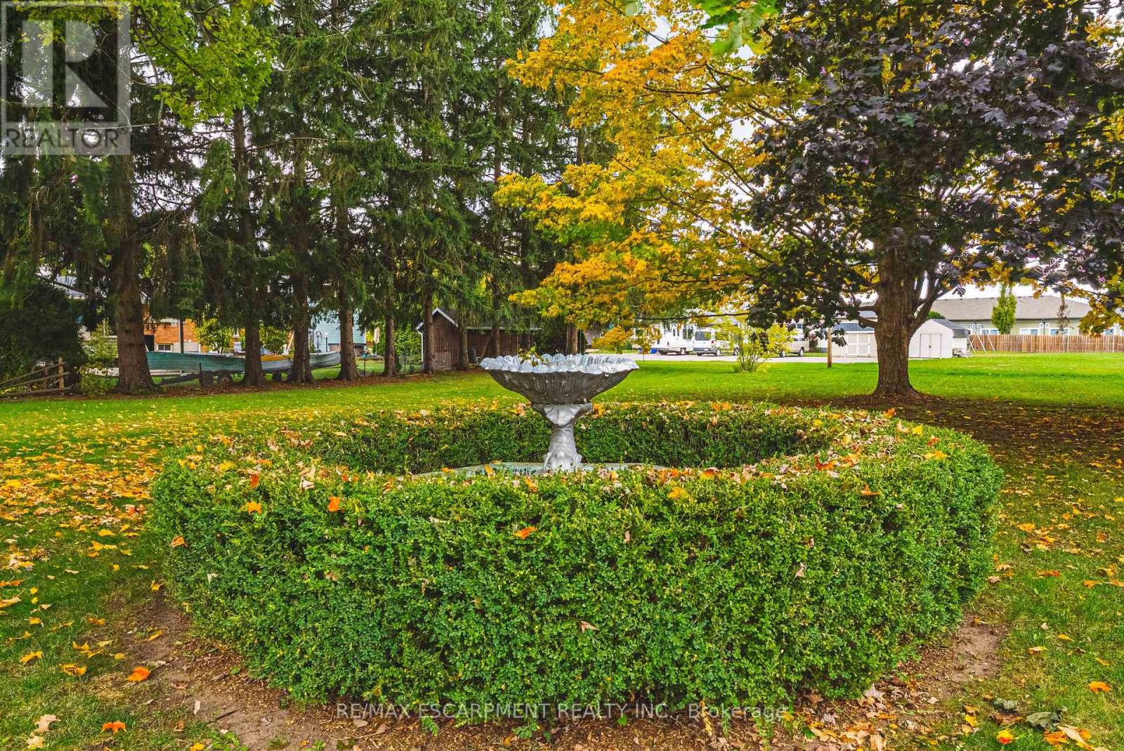 646 Alder Street W, Haldimand, Ontario  N1A 1S5 - Photo 3 - X12490078