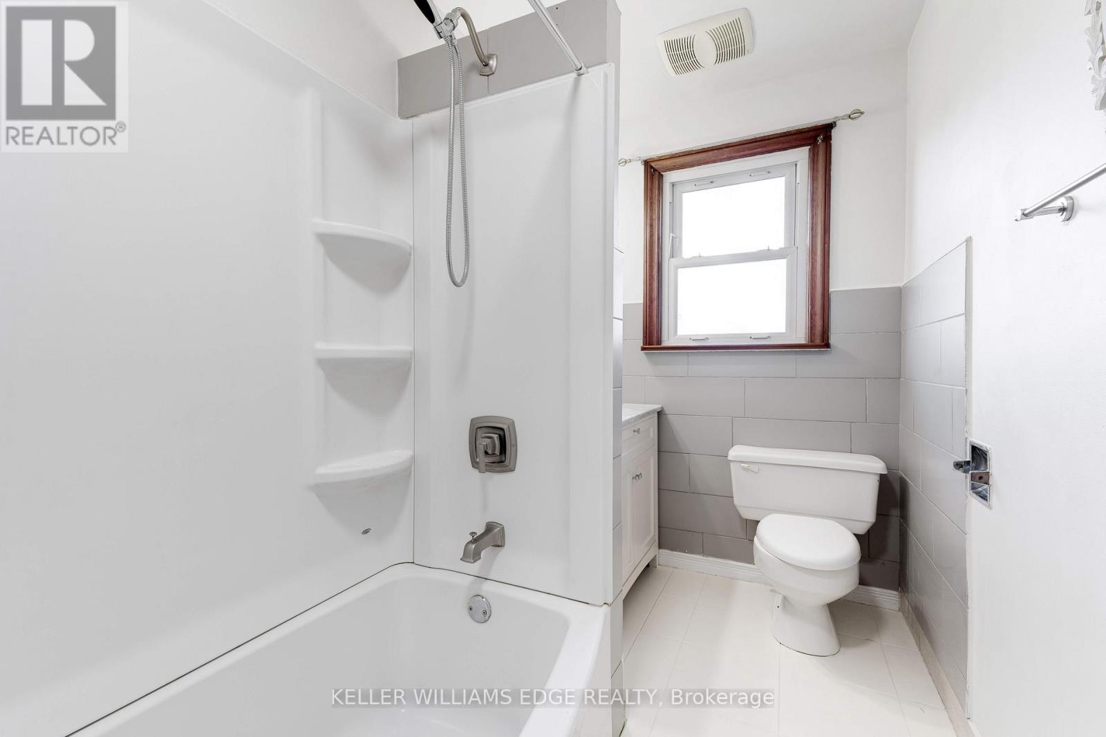 662 Harriet Street, Welland, Ontario  L3B 2J3 - Photo 21 - X12490136