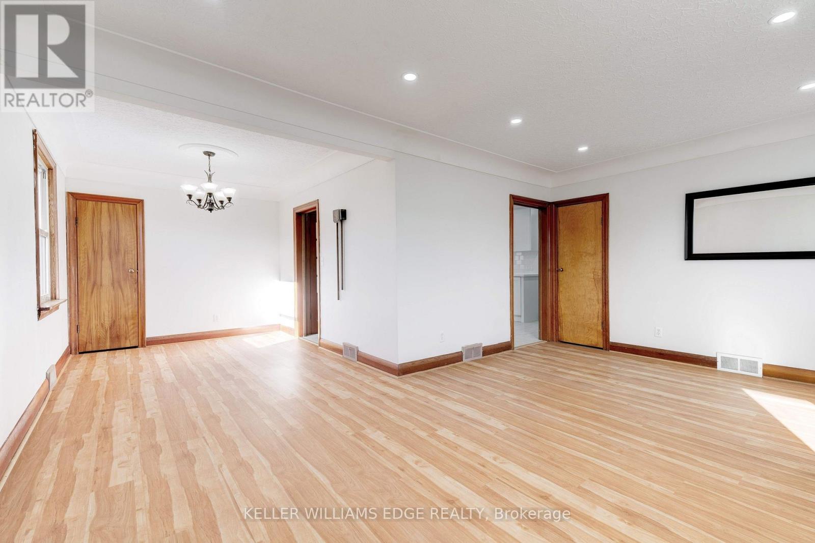 662 Harriet Street, Welland, Ontario  L3B 2J3 - Photo 6 - X12490136